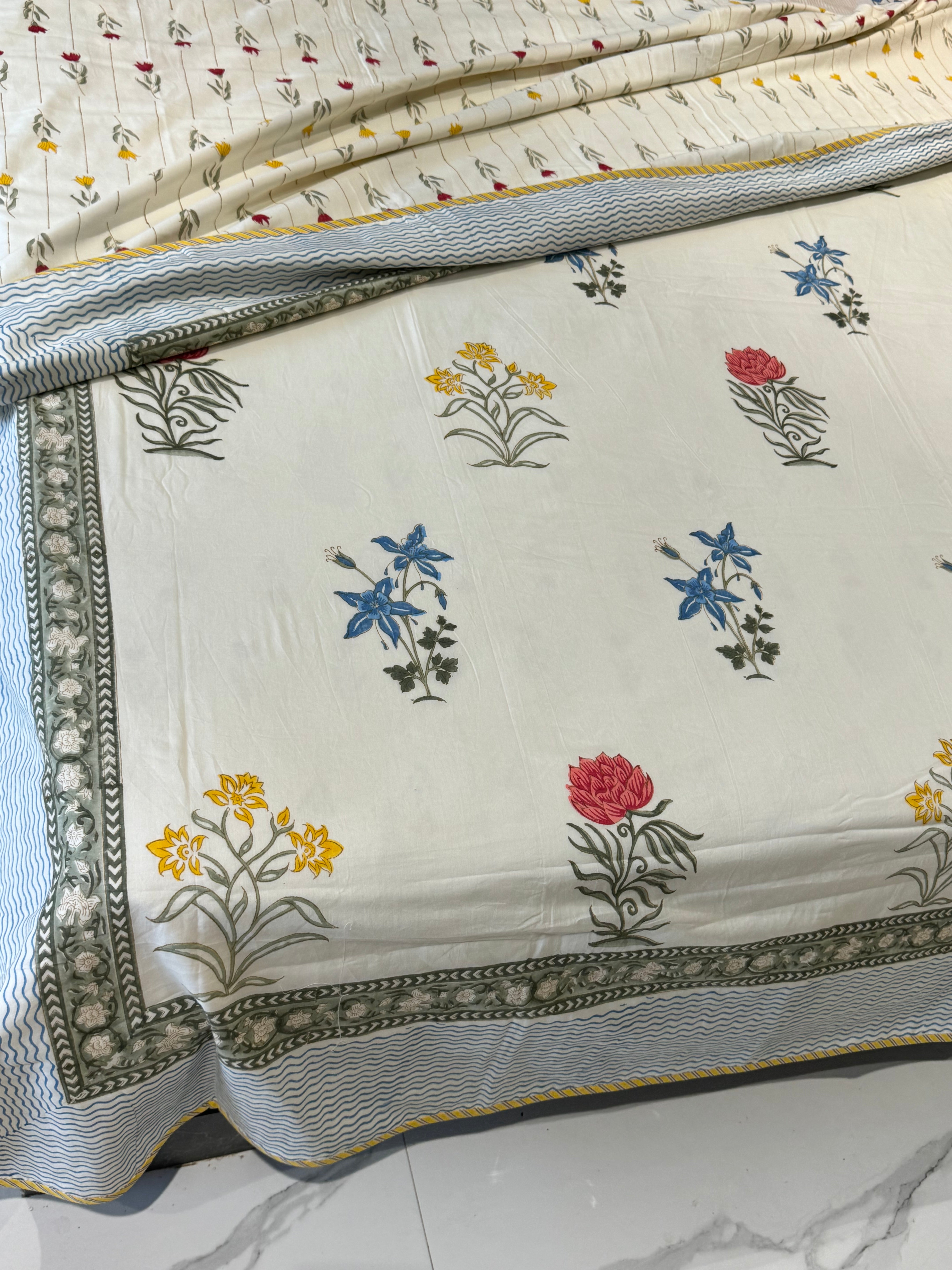 MULTI COLOR CRÈME BASE HANDBLOCK PRINTED REVERSIBLE MULMUL DOHAR