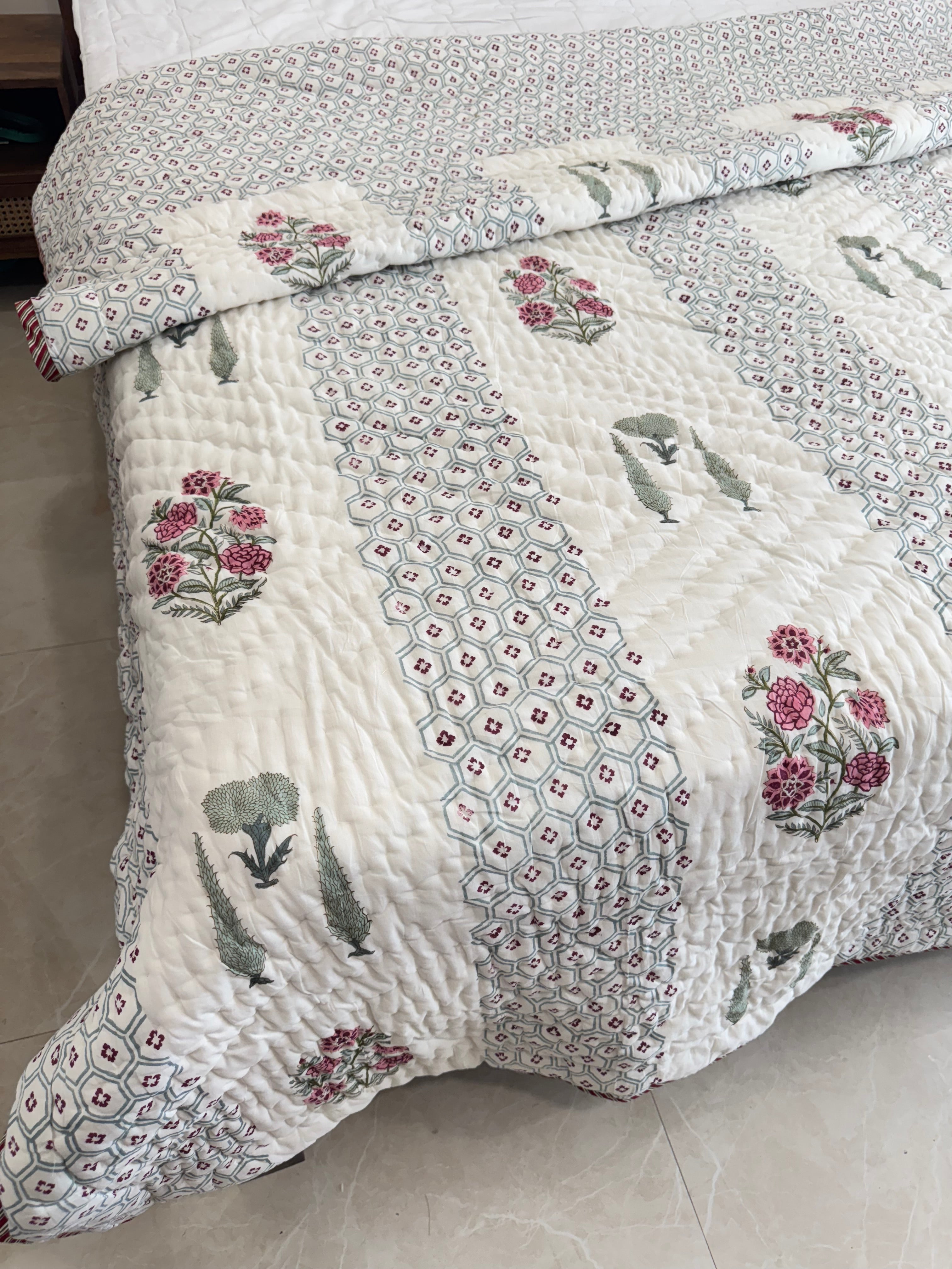 HAND BLOCK PRINTED REVERSIBLE QUILT (DOUBLE BED)