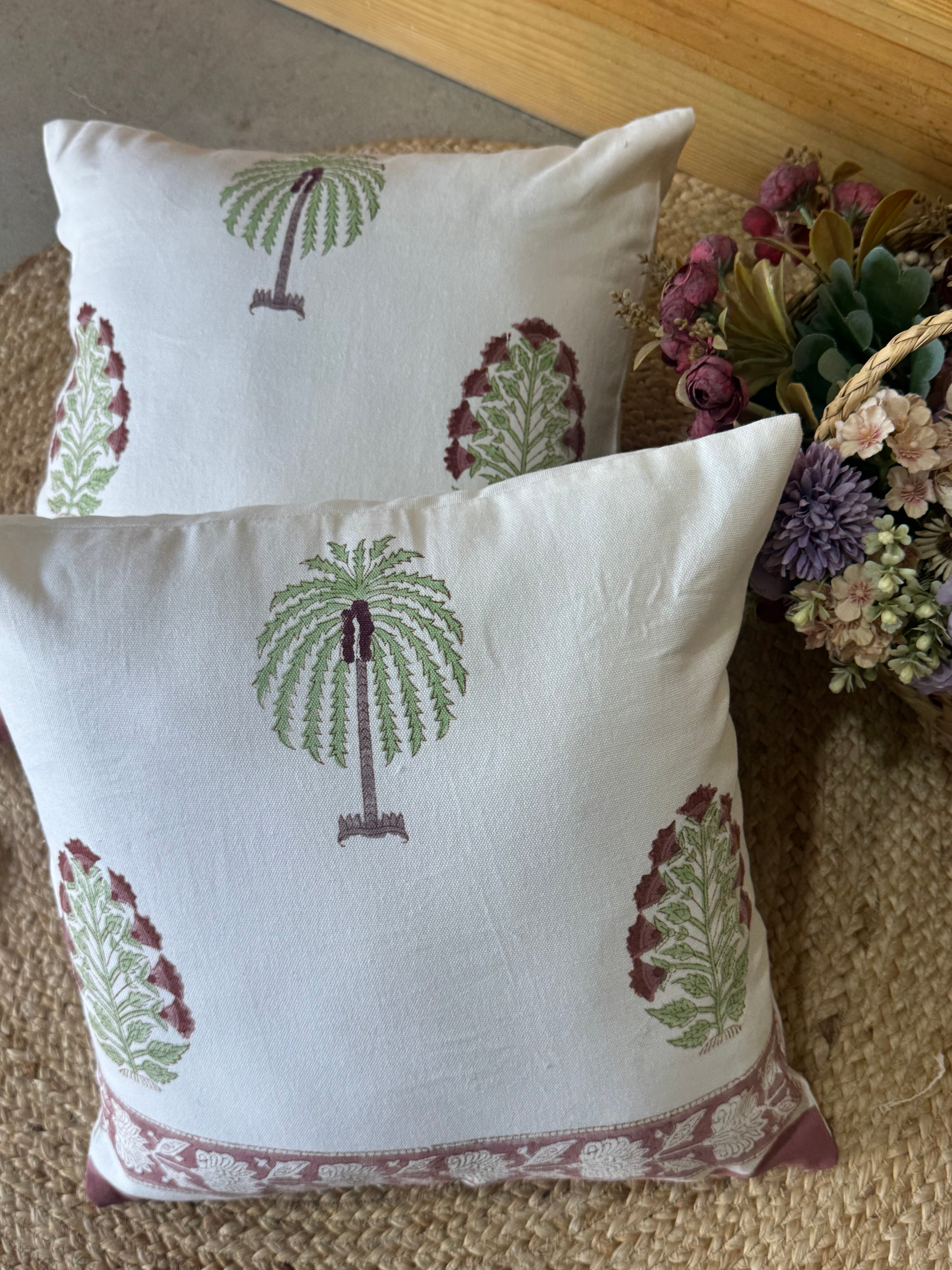 A PAIR OF HANDBLOCK PRINTED 16*16 INCHES CUSHION COVER