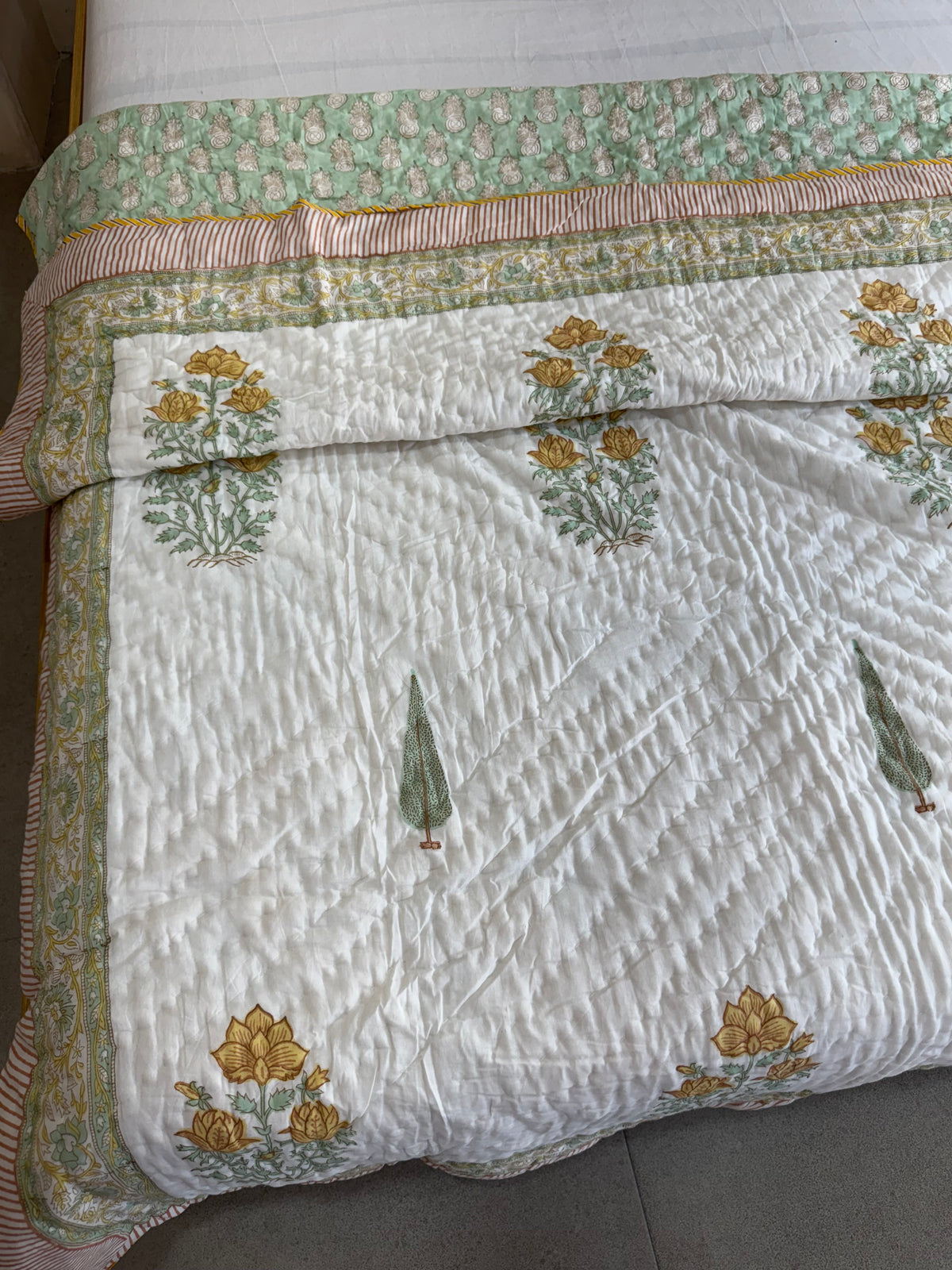 HANDBLOCK PRINTED SINGLE QUILT