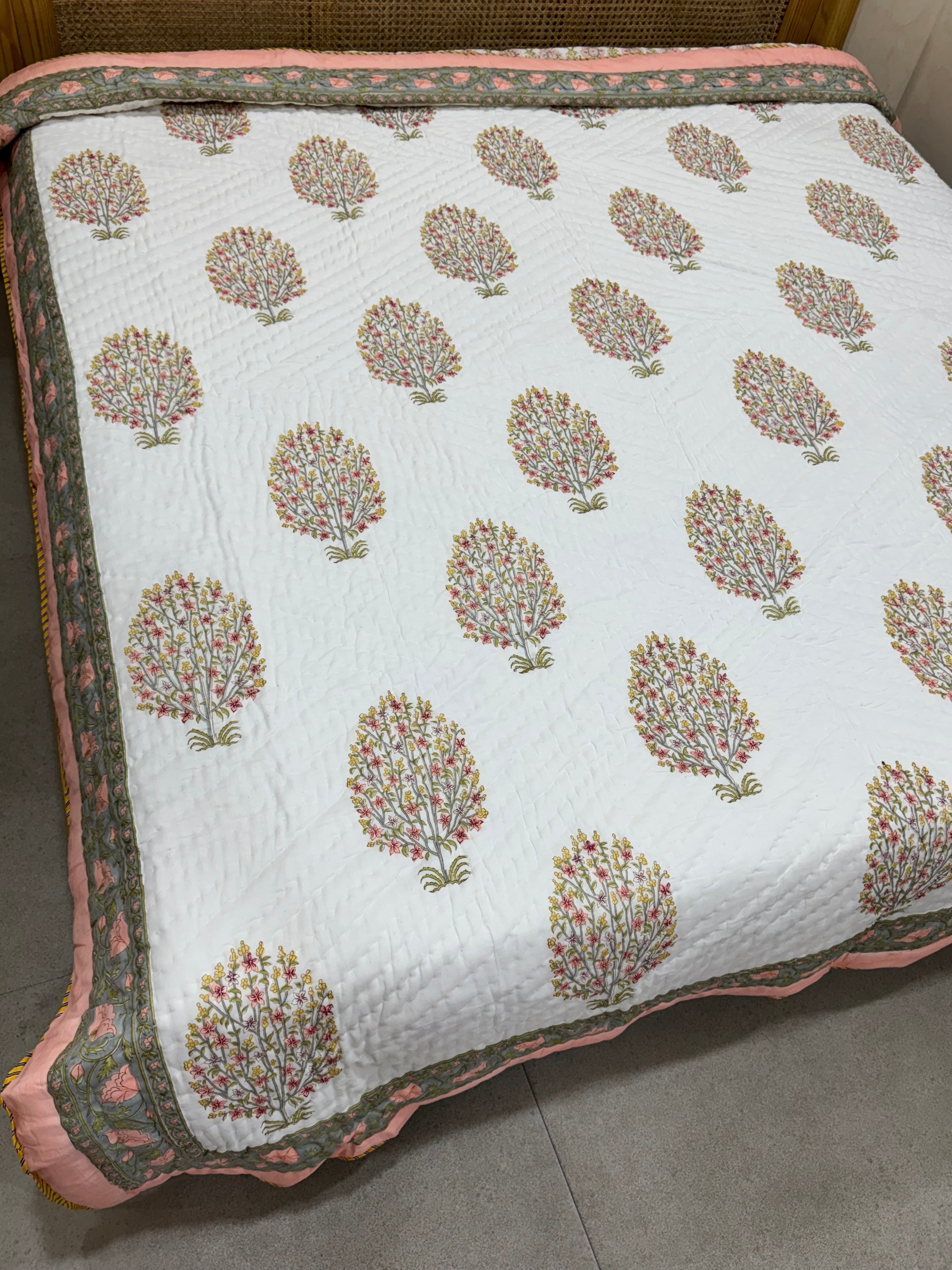 HAND BLOCK PRINTED REVERSIBLE QUILT (DOUBLE BED)