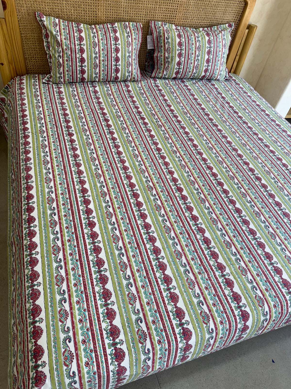 SHALIMAR BEDSHEET WITH TWO REVERSIBLE PILLOW COVERS