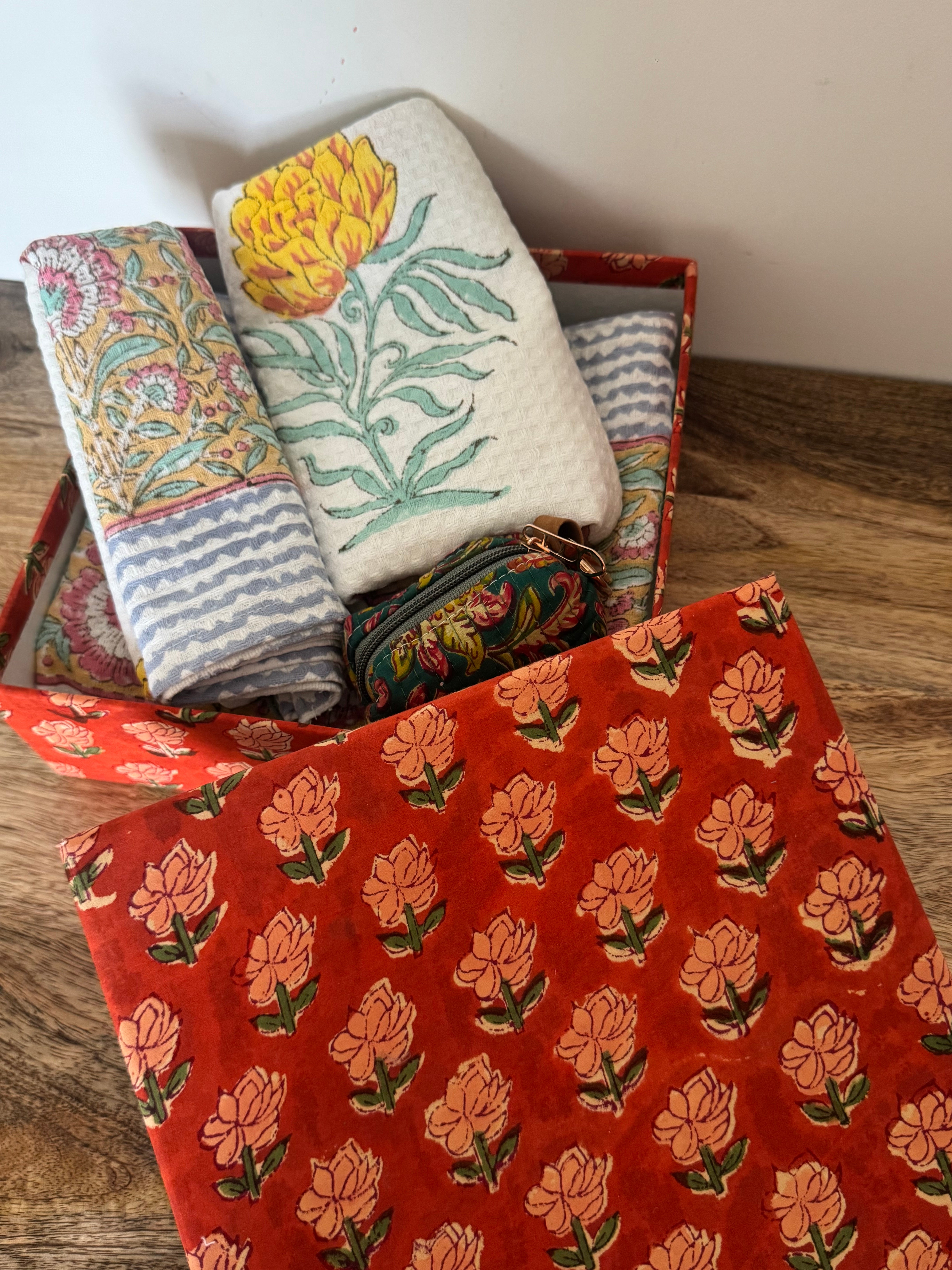 HANDBLOCK PRINTED GIFT BOX - BATH LINEN