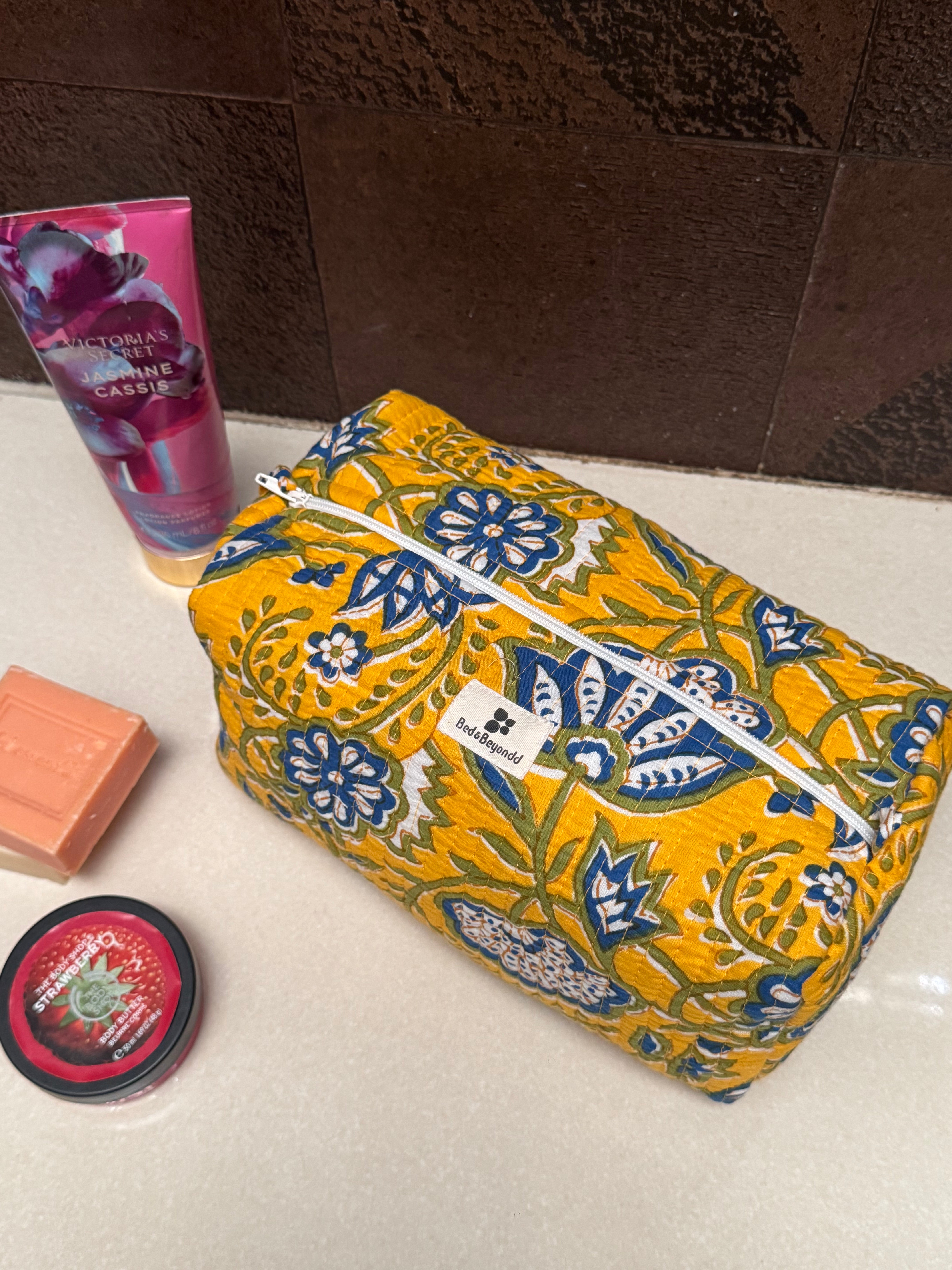 MULTI PURPOSE TOILETRY BAG