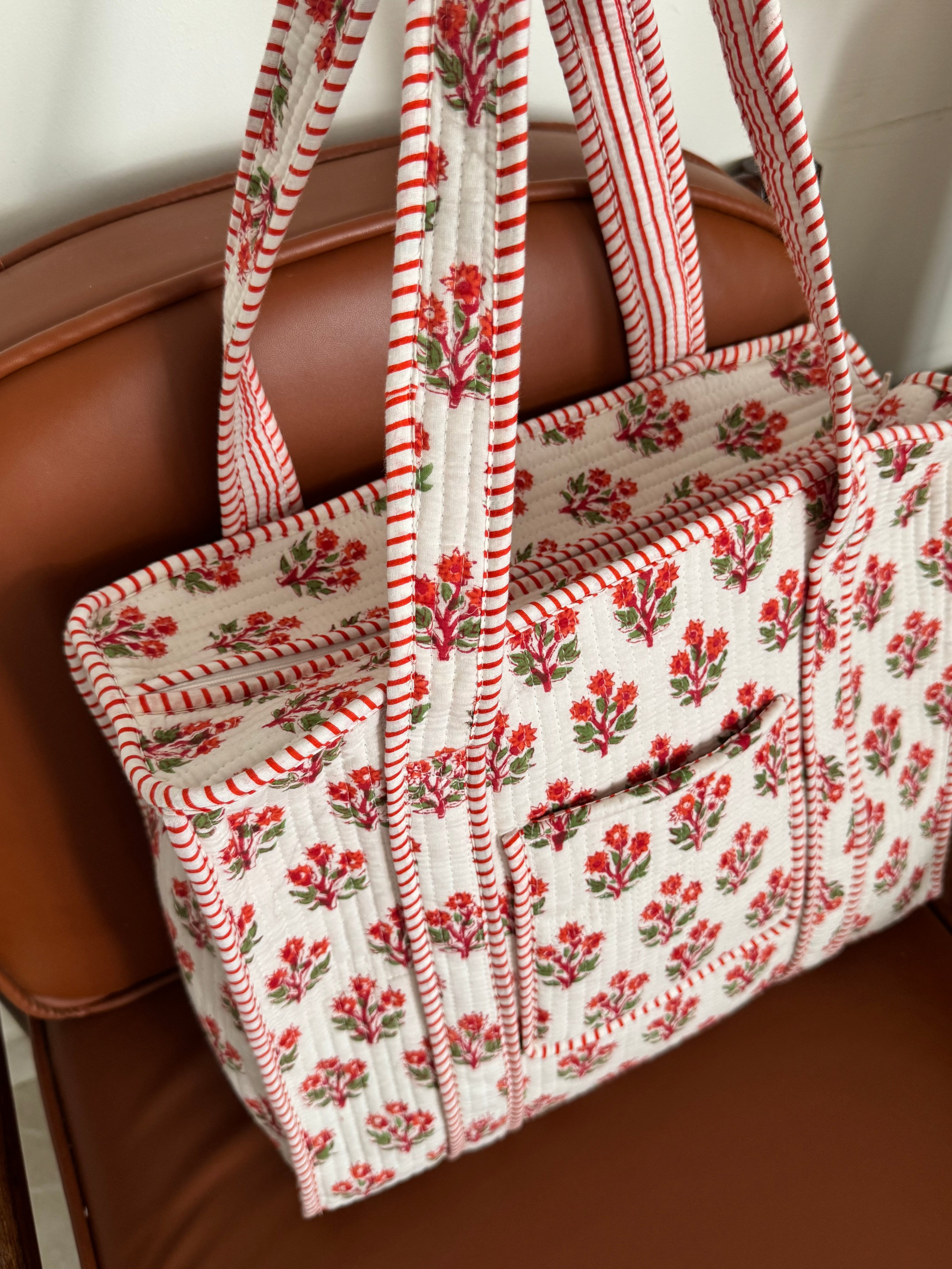 MEDIUM TOTE BAG WITH THREE POCKETS