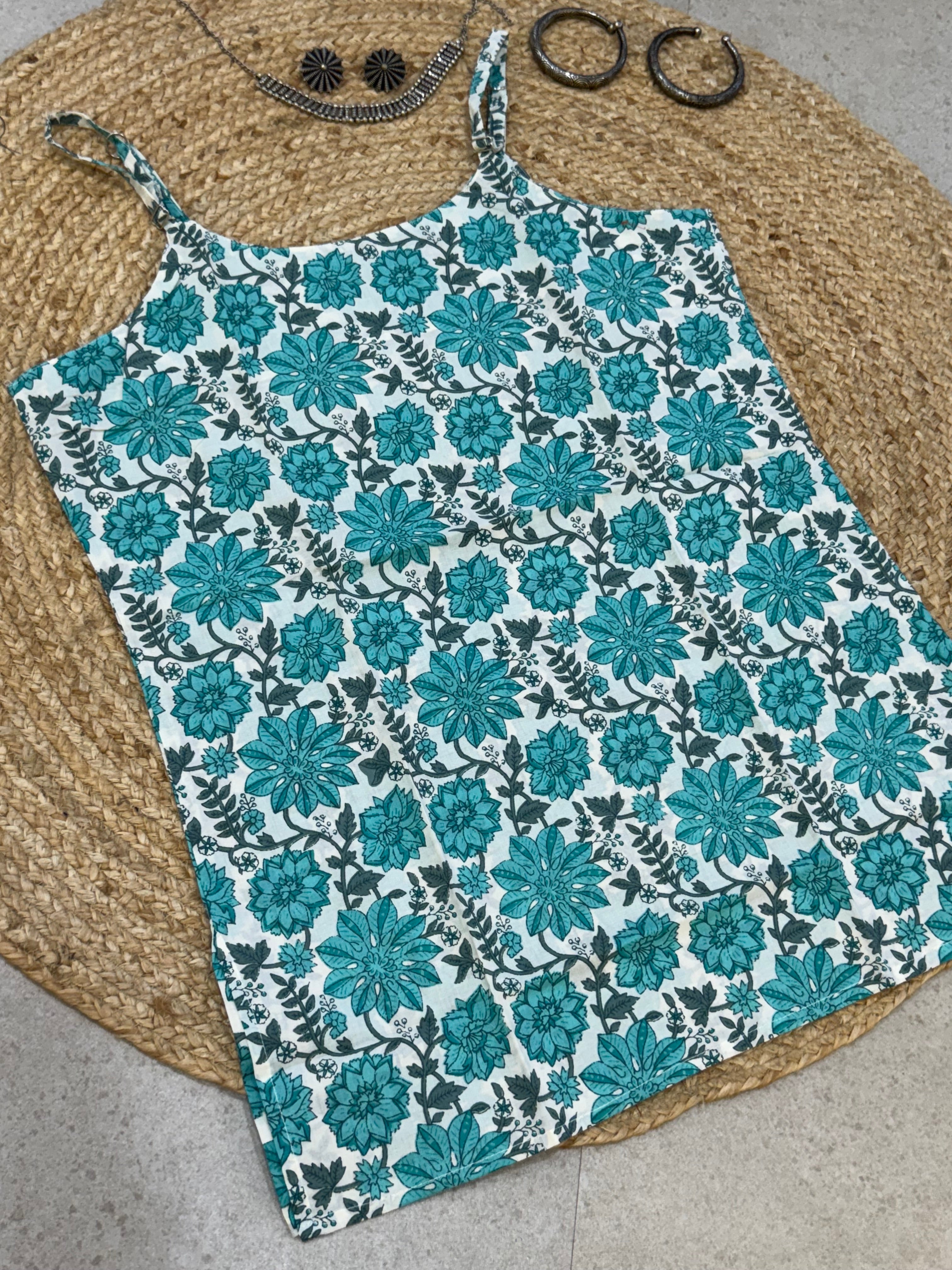 SLEEVELESS COTTON TOP