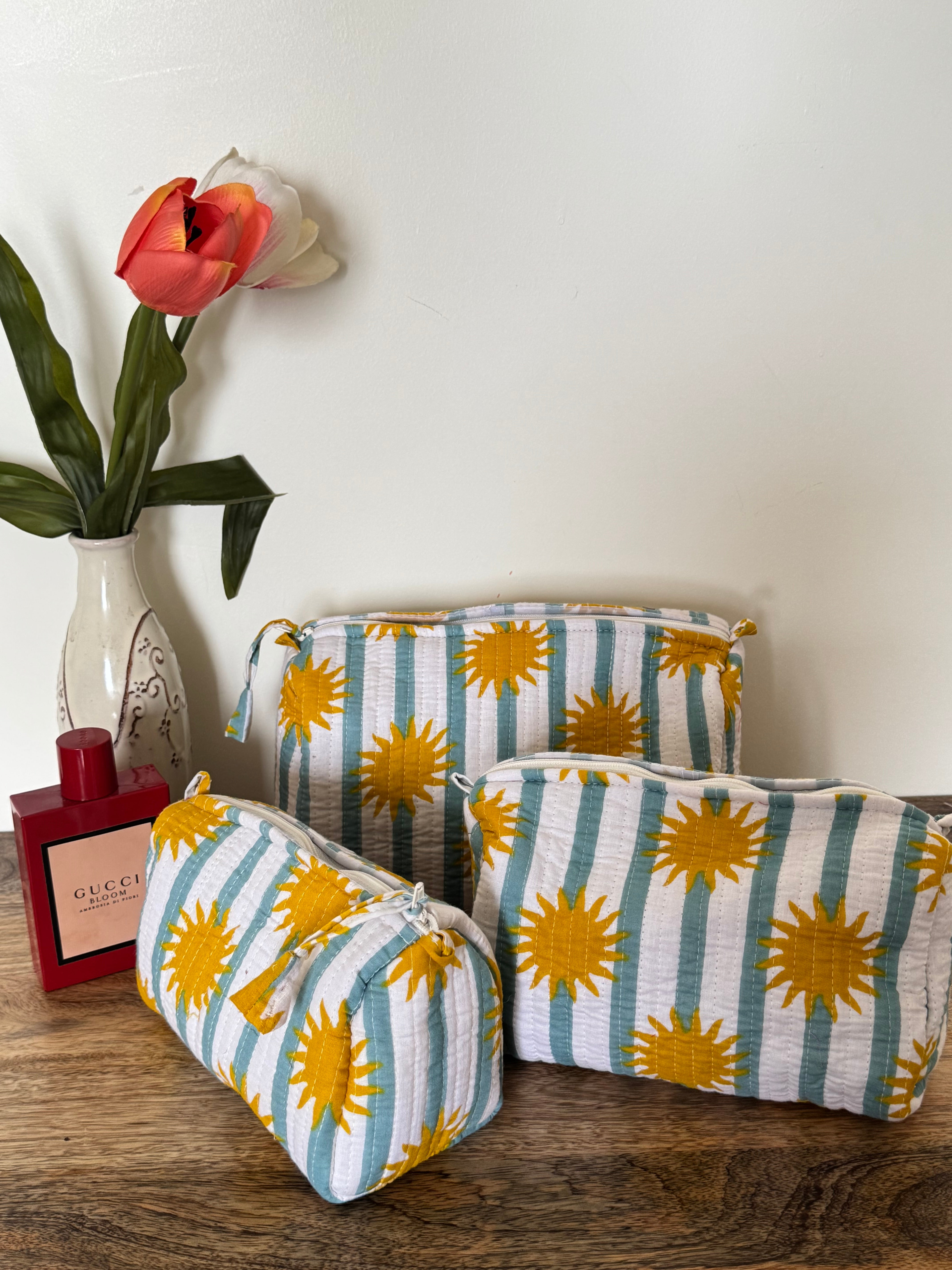 SET OF THREE MULTI PURPOSE TOILETRY BAGS