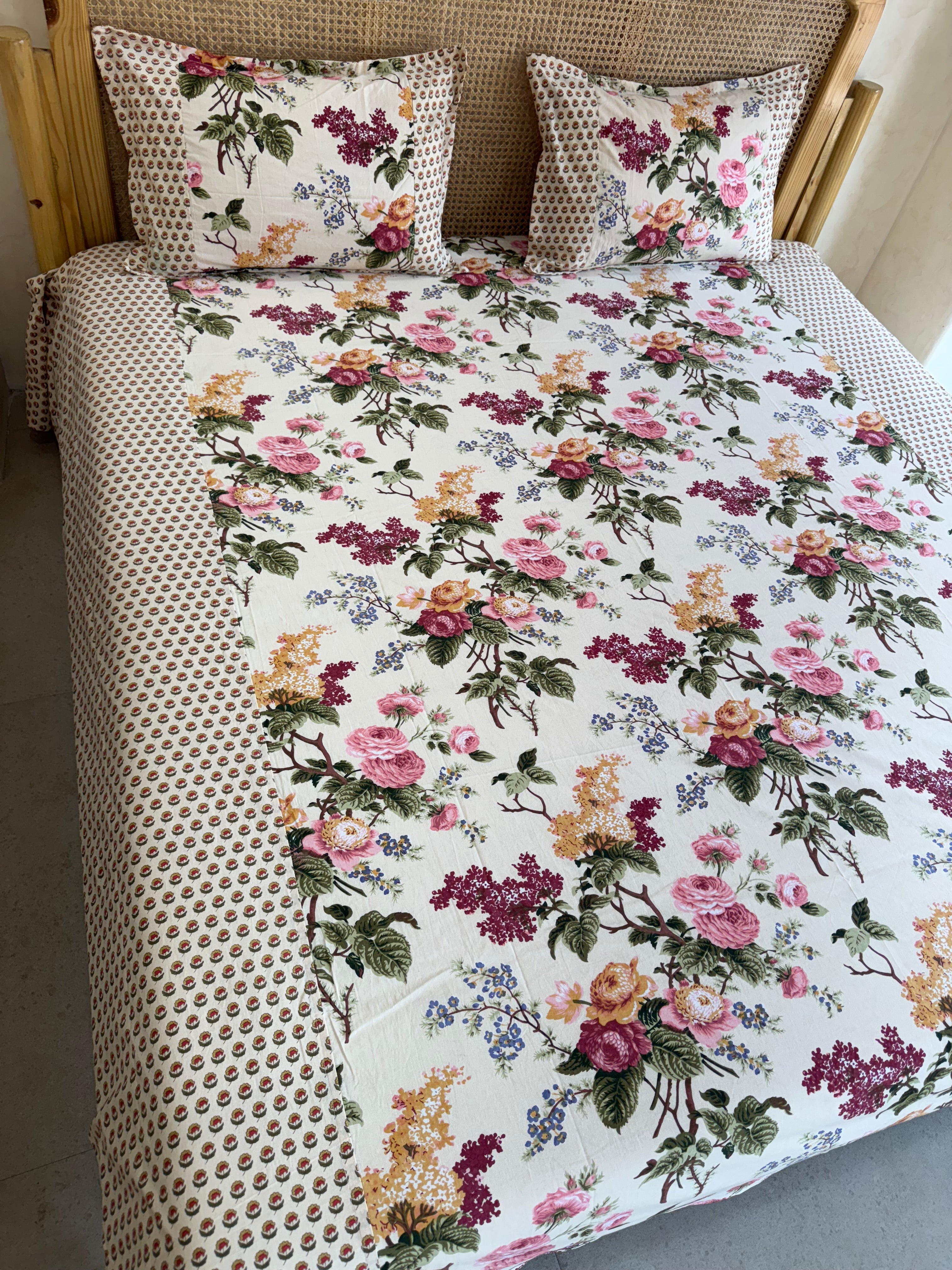 KANAK BEDSHEET WITH TWO PILLOW CASES