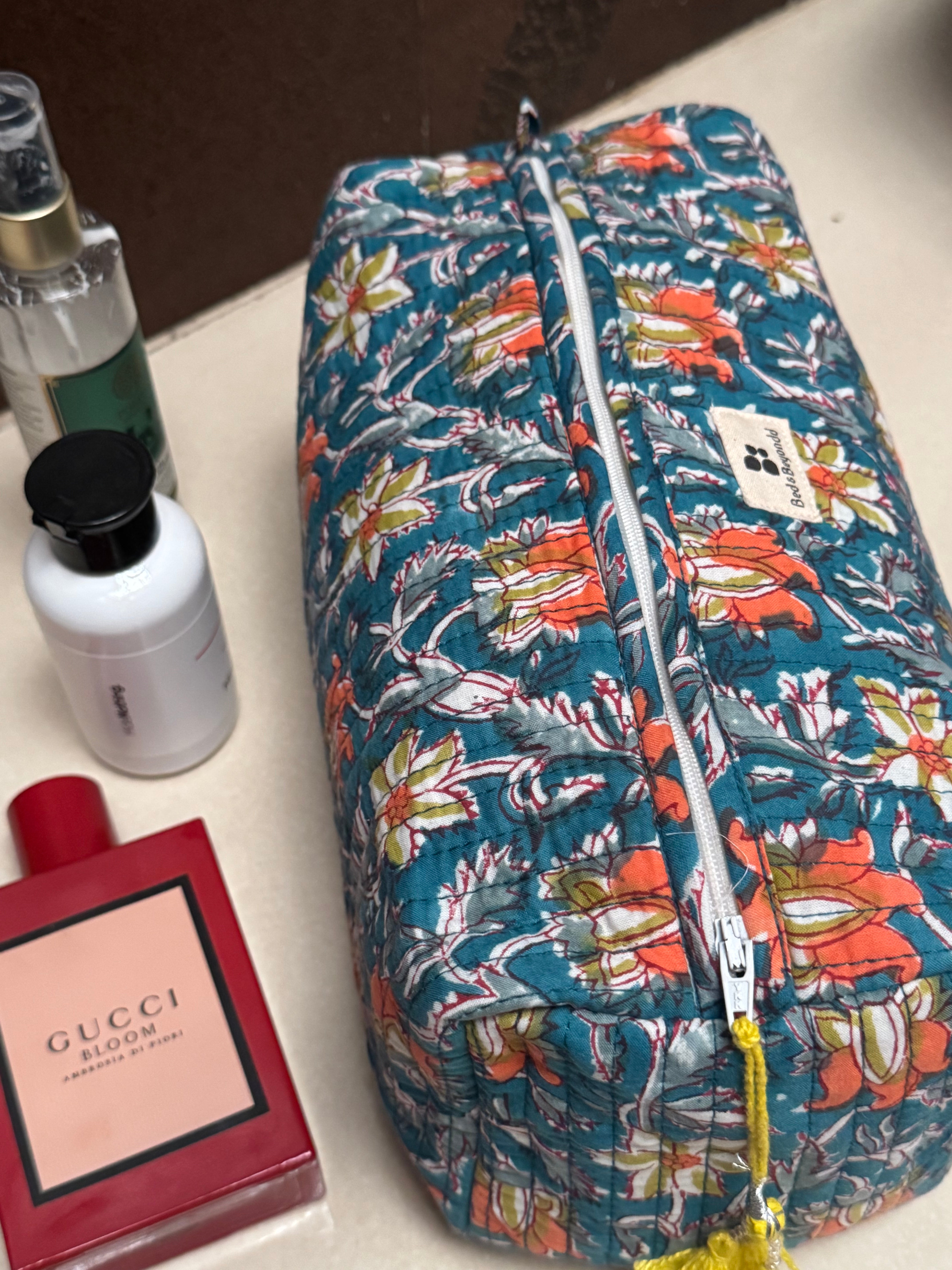 MULTI PURPOSE TOILETRY BAG