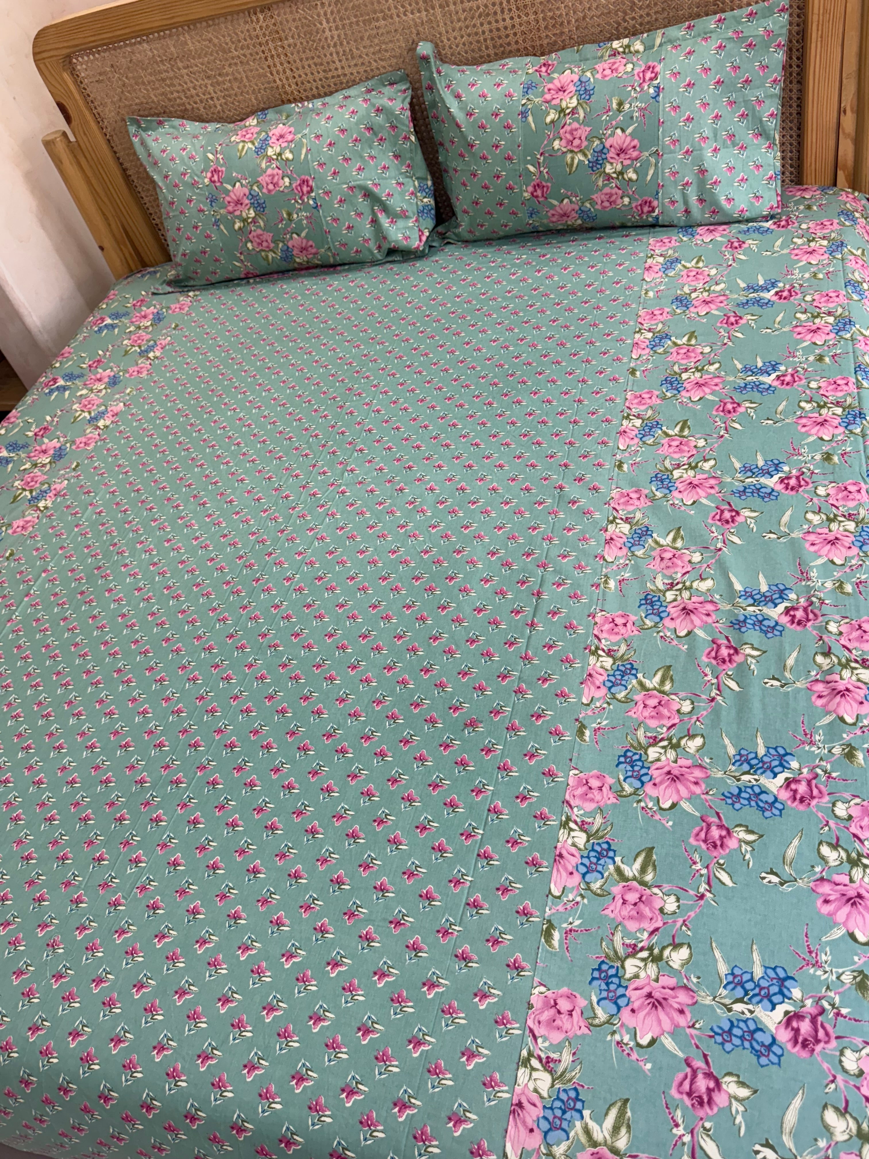 KANAK BEDSHEET WITH TWO PILLOW CASES