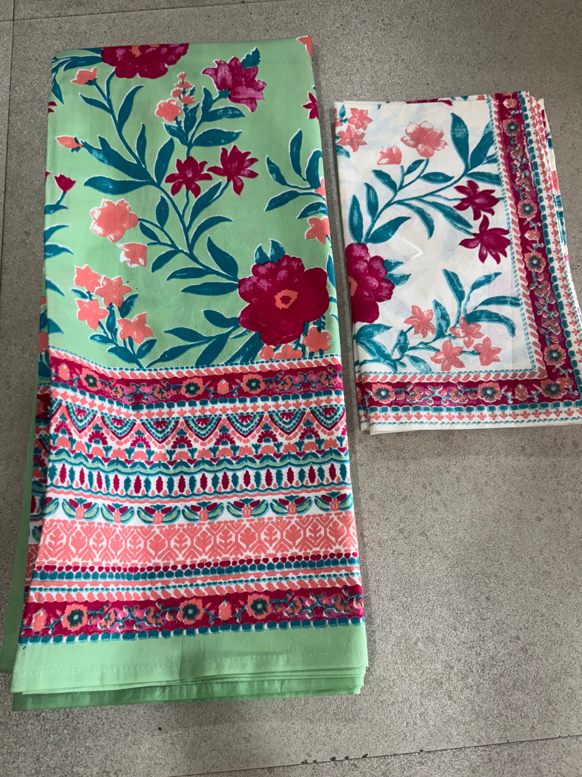 SHALIMAR BEDSHEET WITH TWO REVERSIBLE PILLOW COVERS