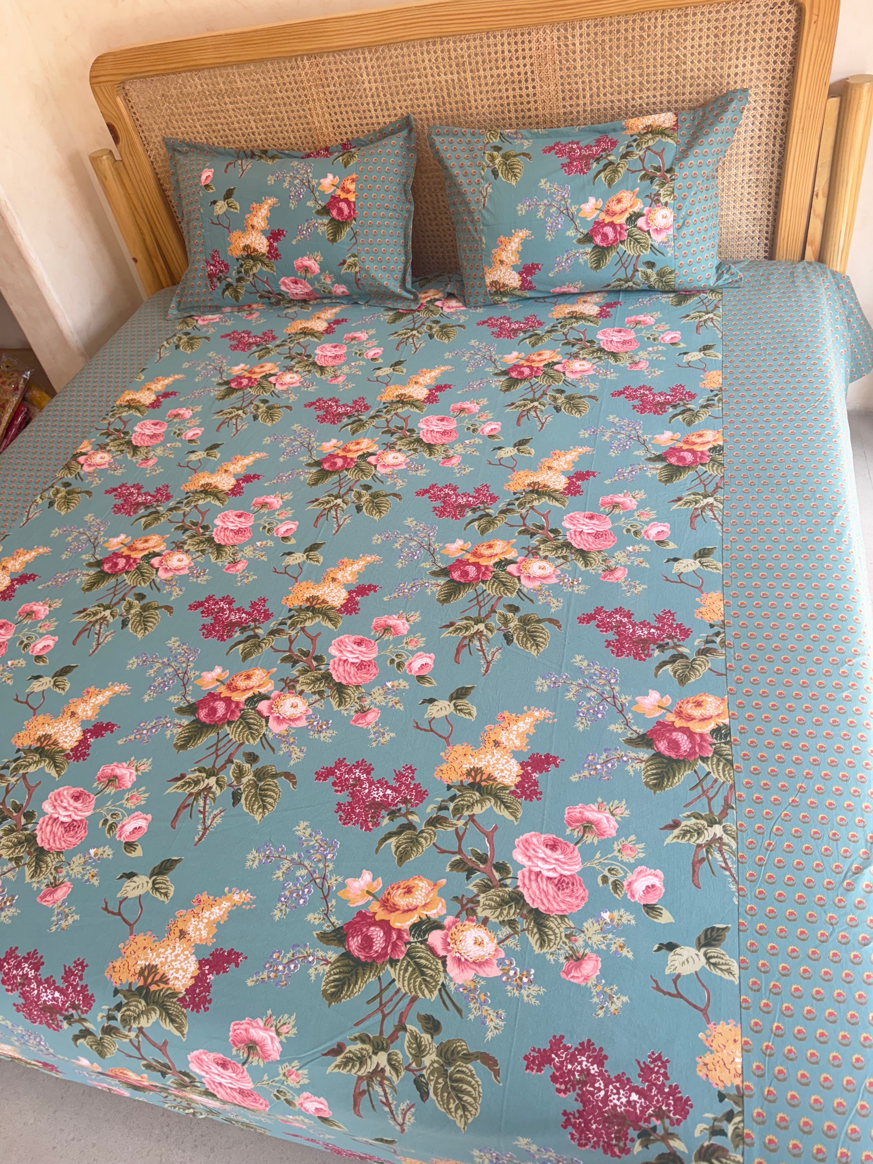 KANAK BEDSHEET WITH TWO PILLOW CASES
