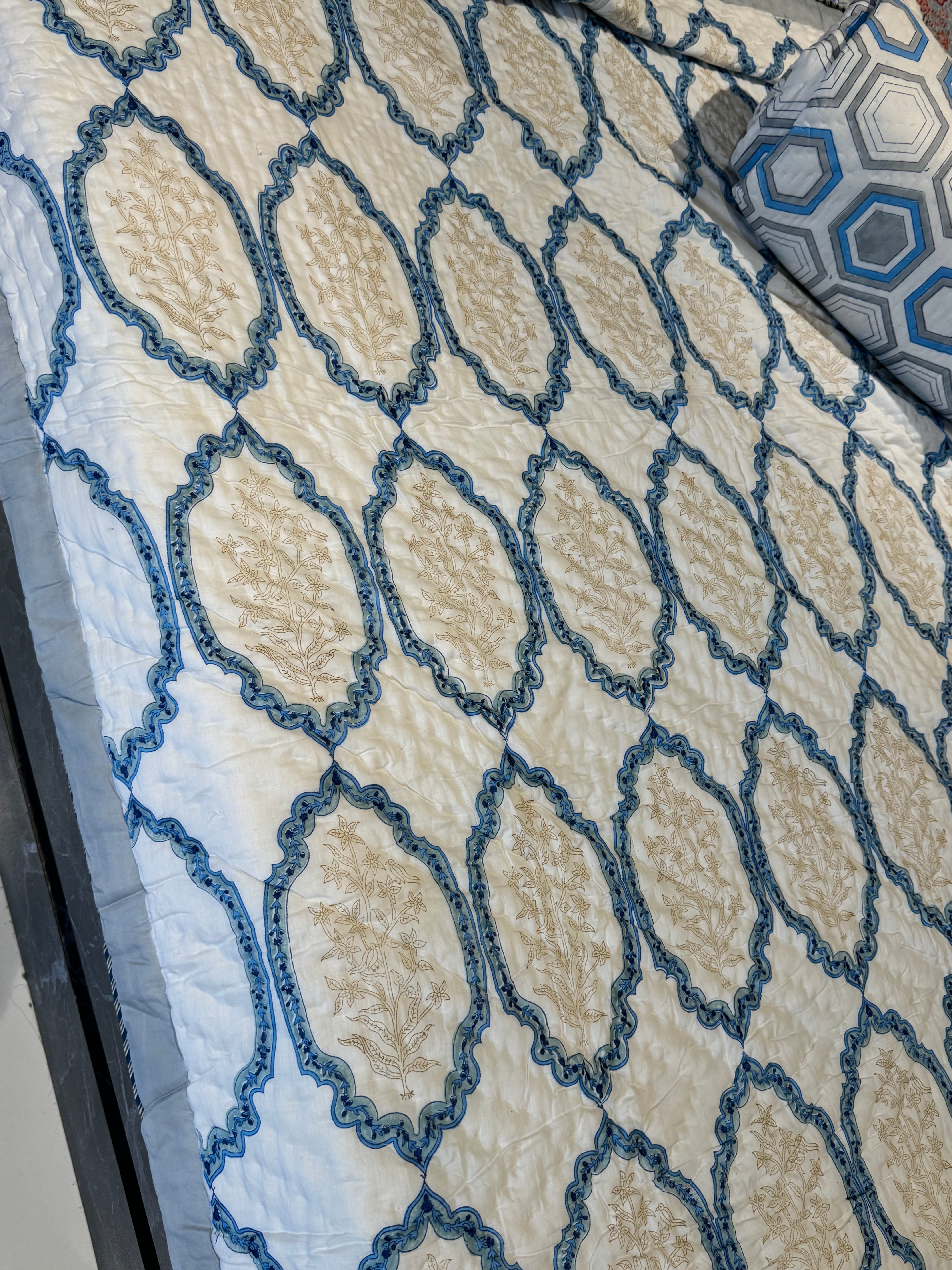 DHARNA HANDBLOCK PRINTED SINGLE QUILT