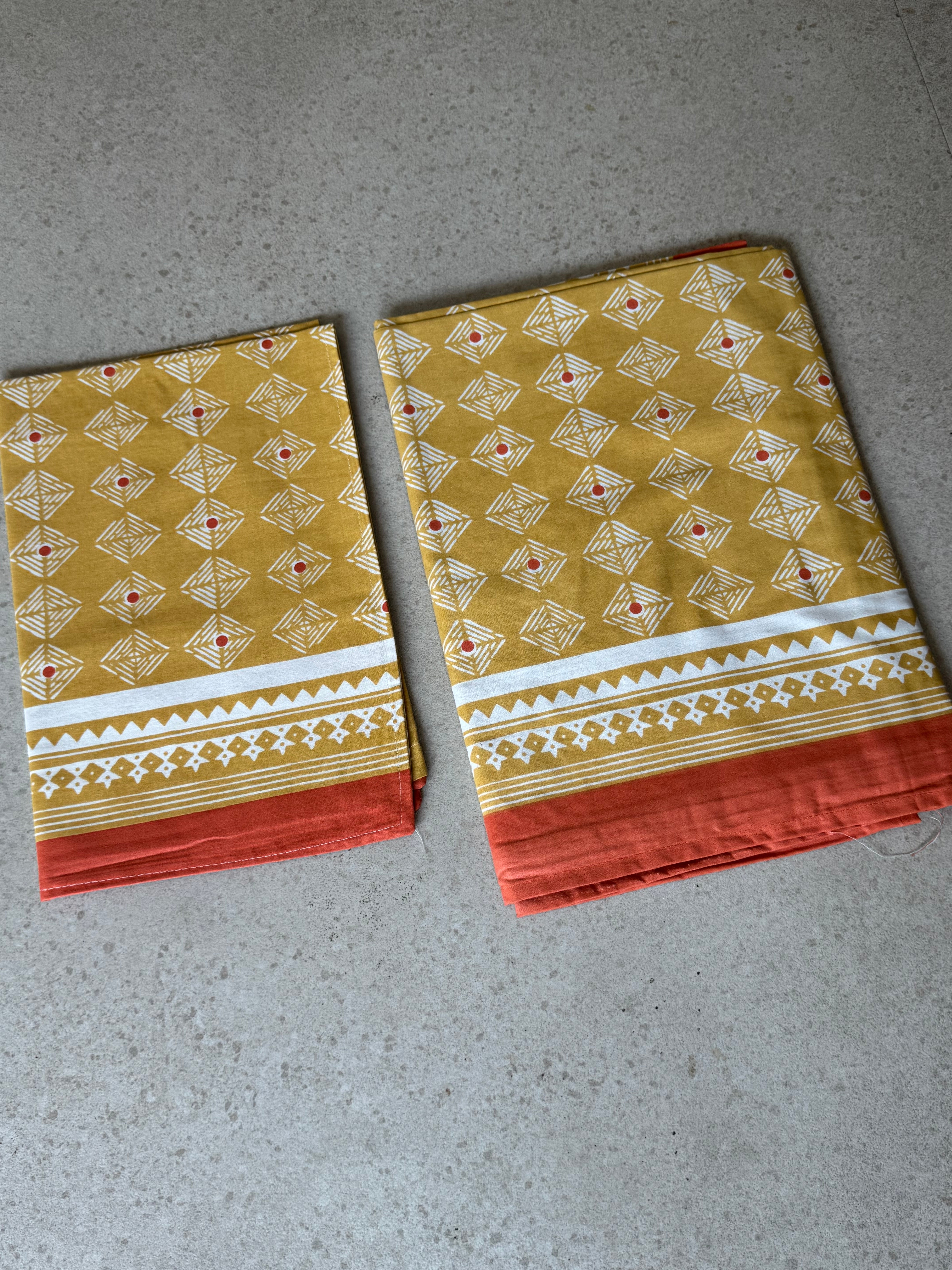 SHALIMAR SINGLE BEDSHEET WITH ONE PILLOW COVER