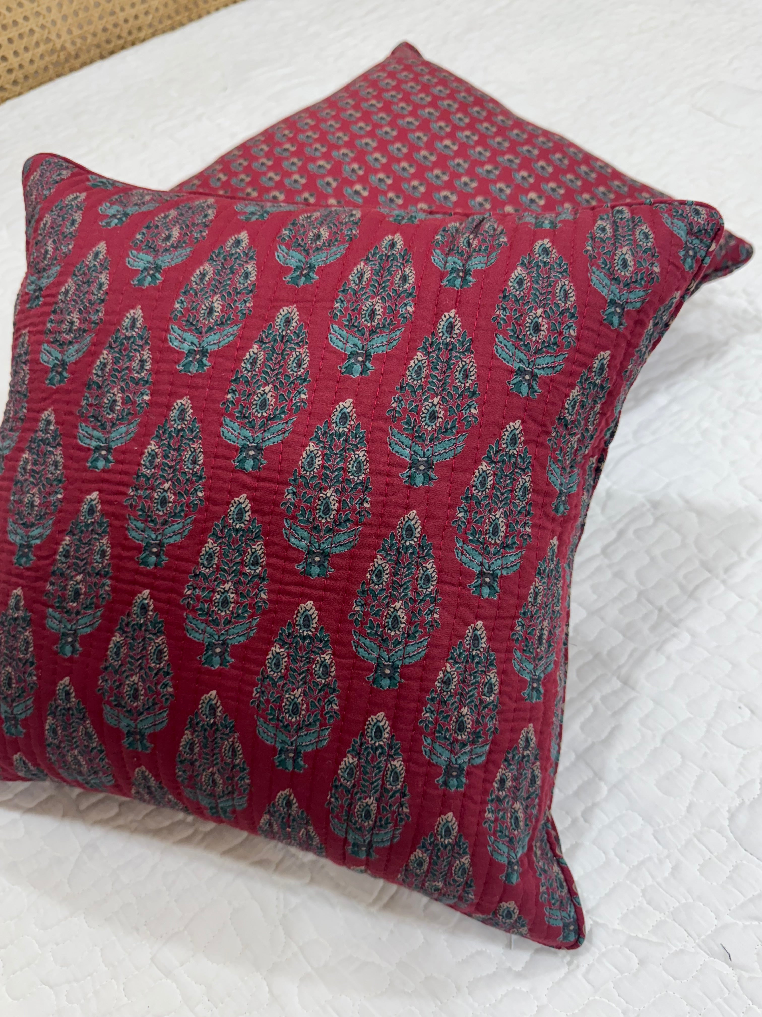 KANAK - SINGLE PIECE QUILTED 16 BY 16 INCHES CUSHION COVER