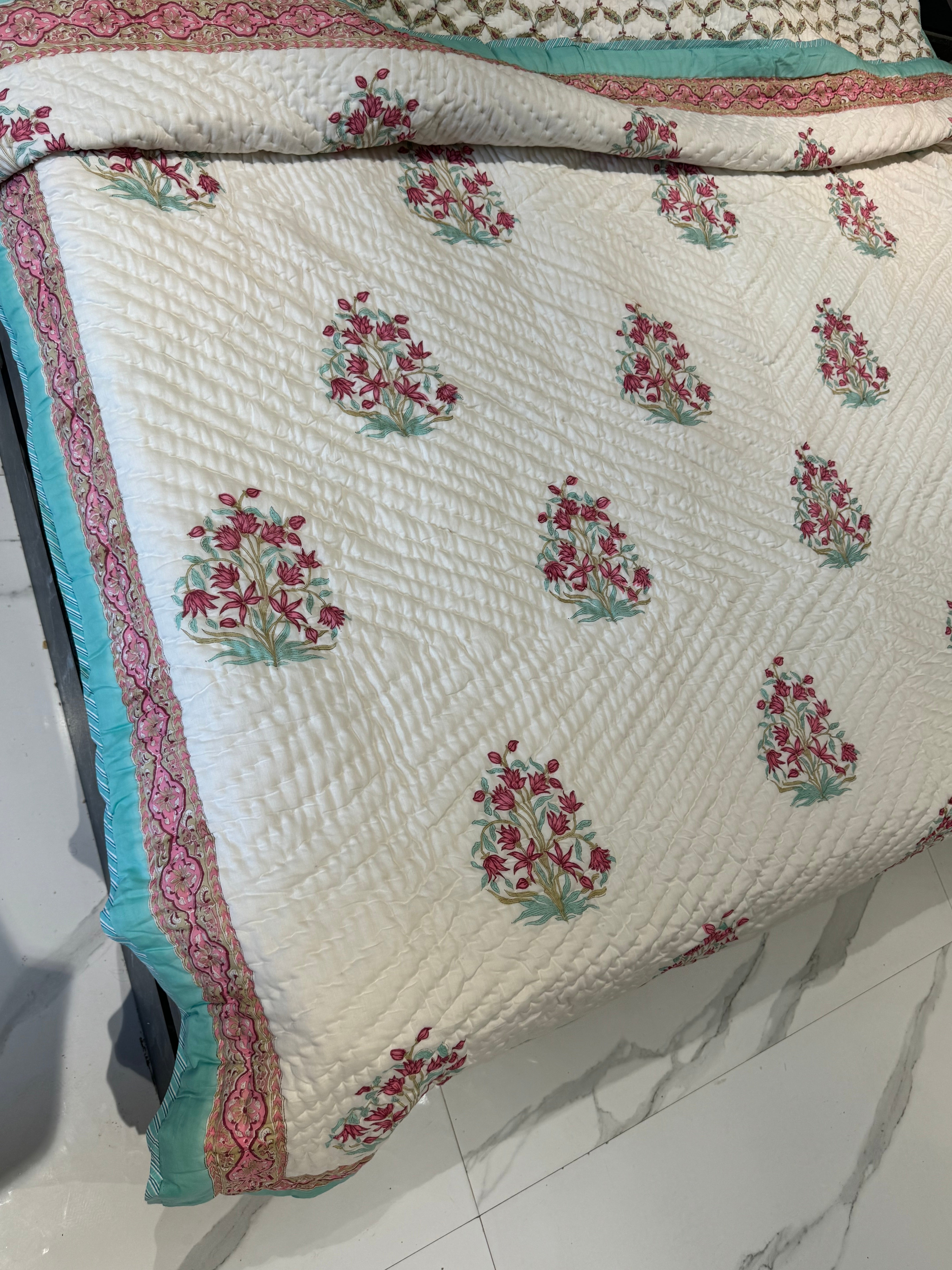 HAND BLOCK PRINTED REVERSIBLE MULMUL QUILT