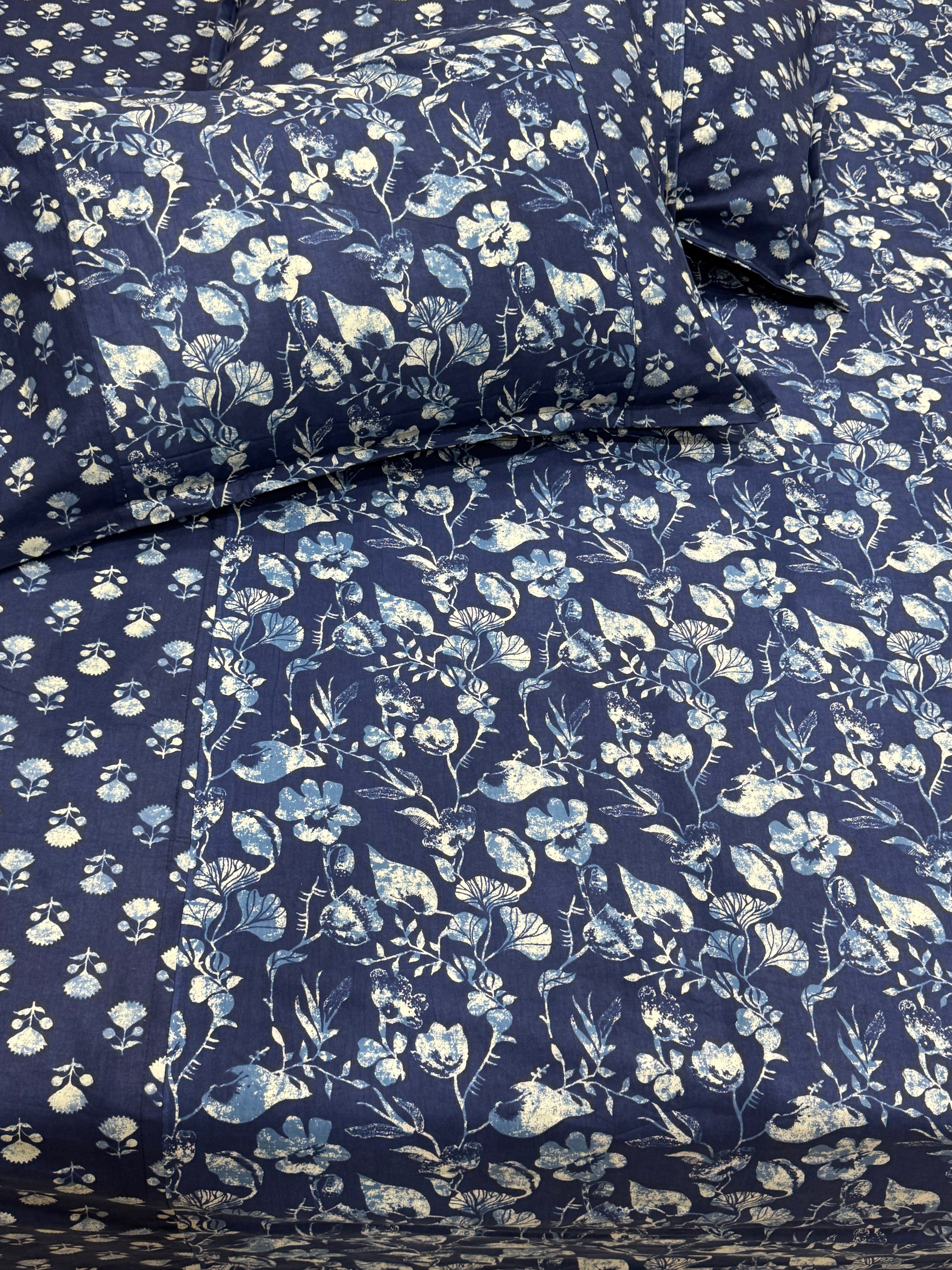 KANAK BEDSHEET WITH TWO PILLOW CASES