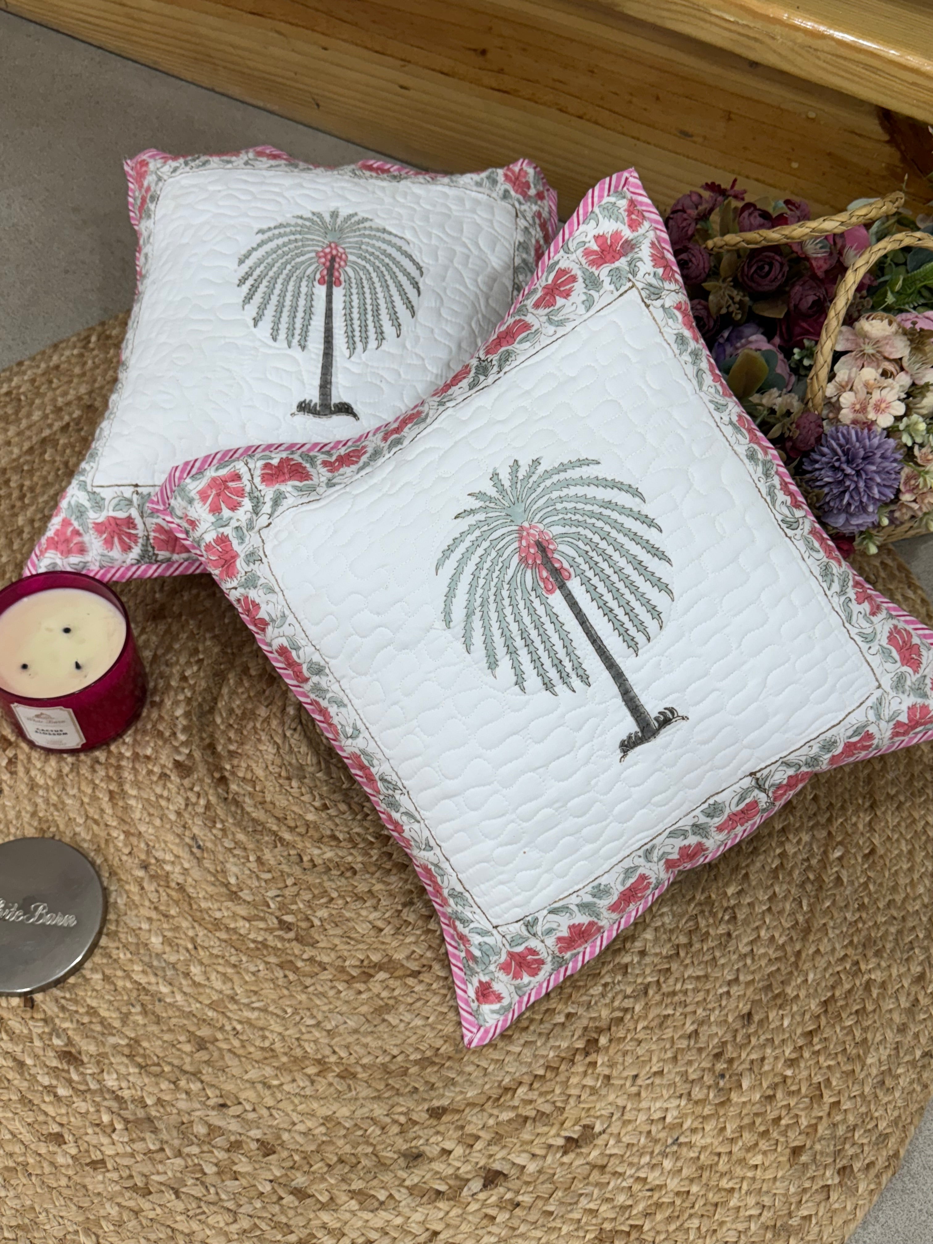 A PAIR OF QUILTED HANDBLOCK PRINTED 16*16 INCHES CUSHION