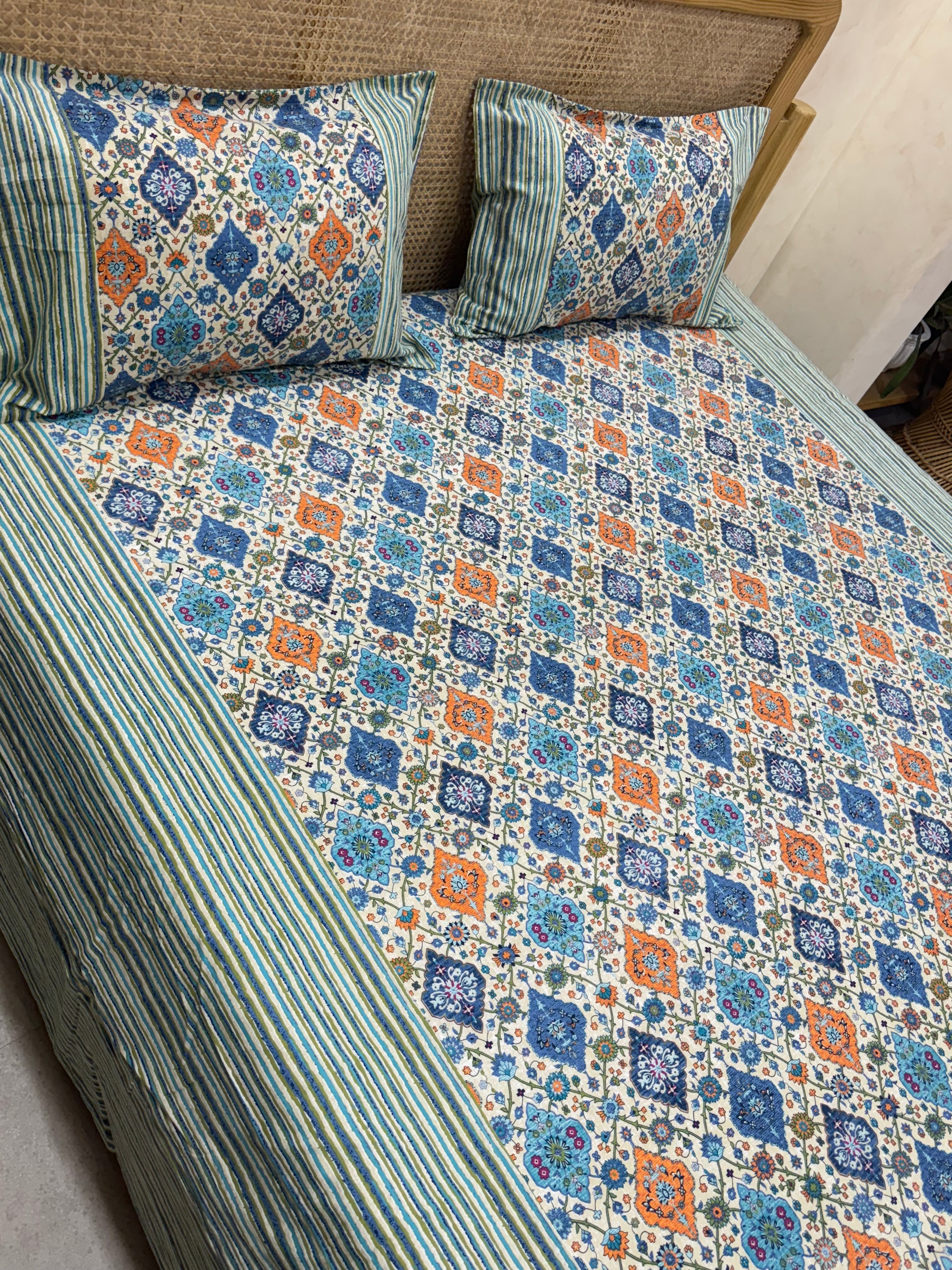 KANAK BEDSHEET WITH TWO PILLOW CASES