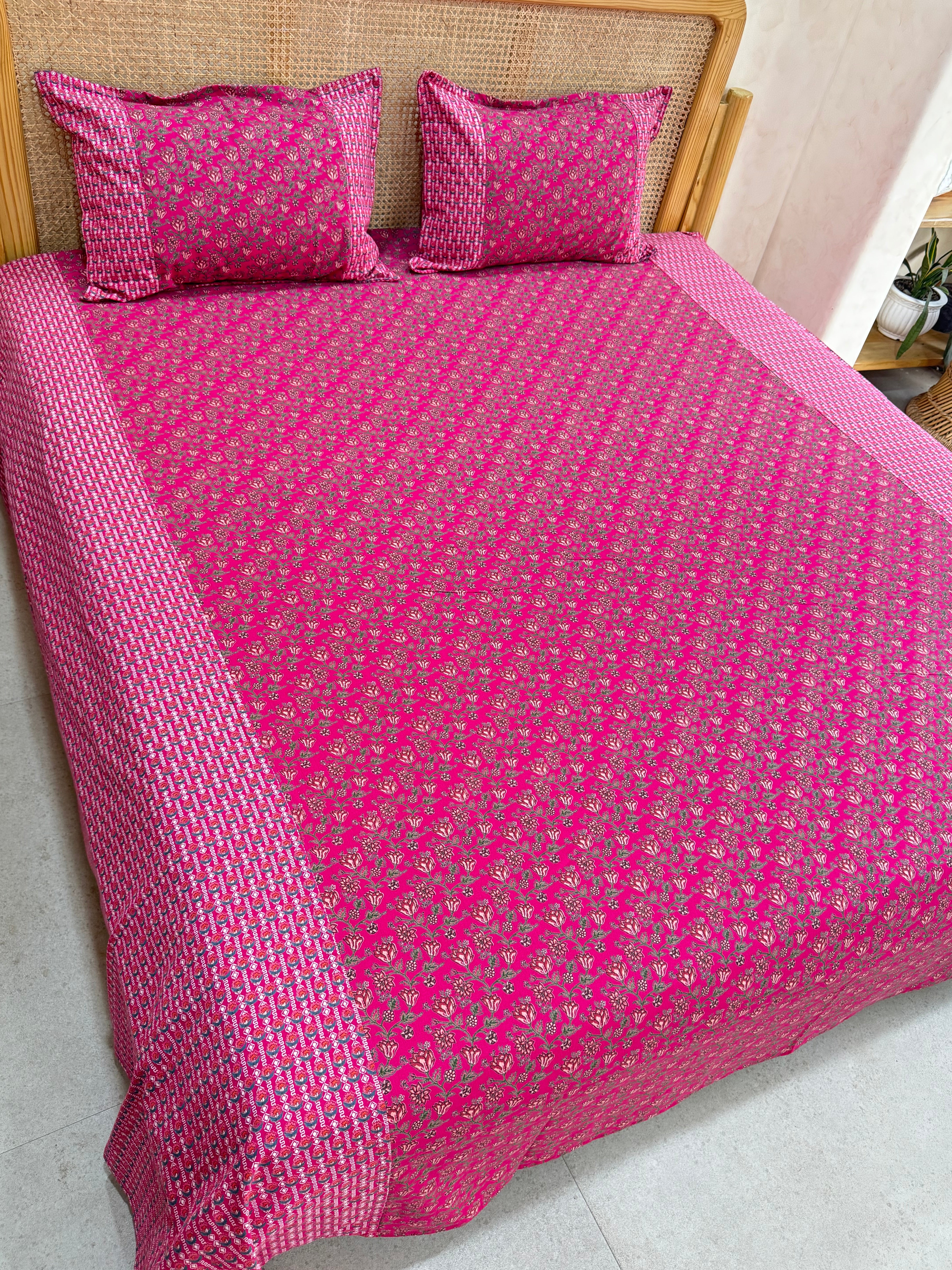 KANAK BEDSHEET WITH TWO PILLOW CASES