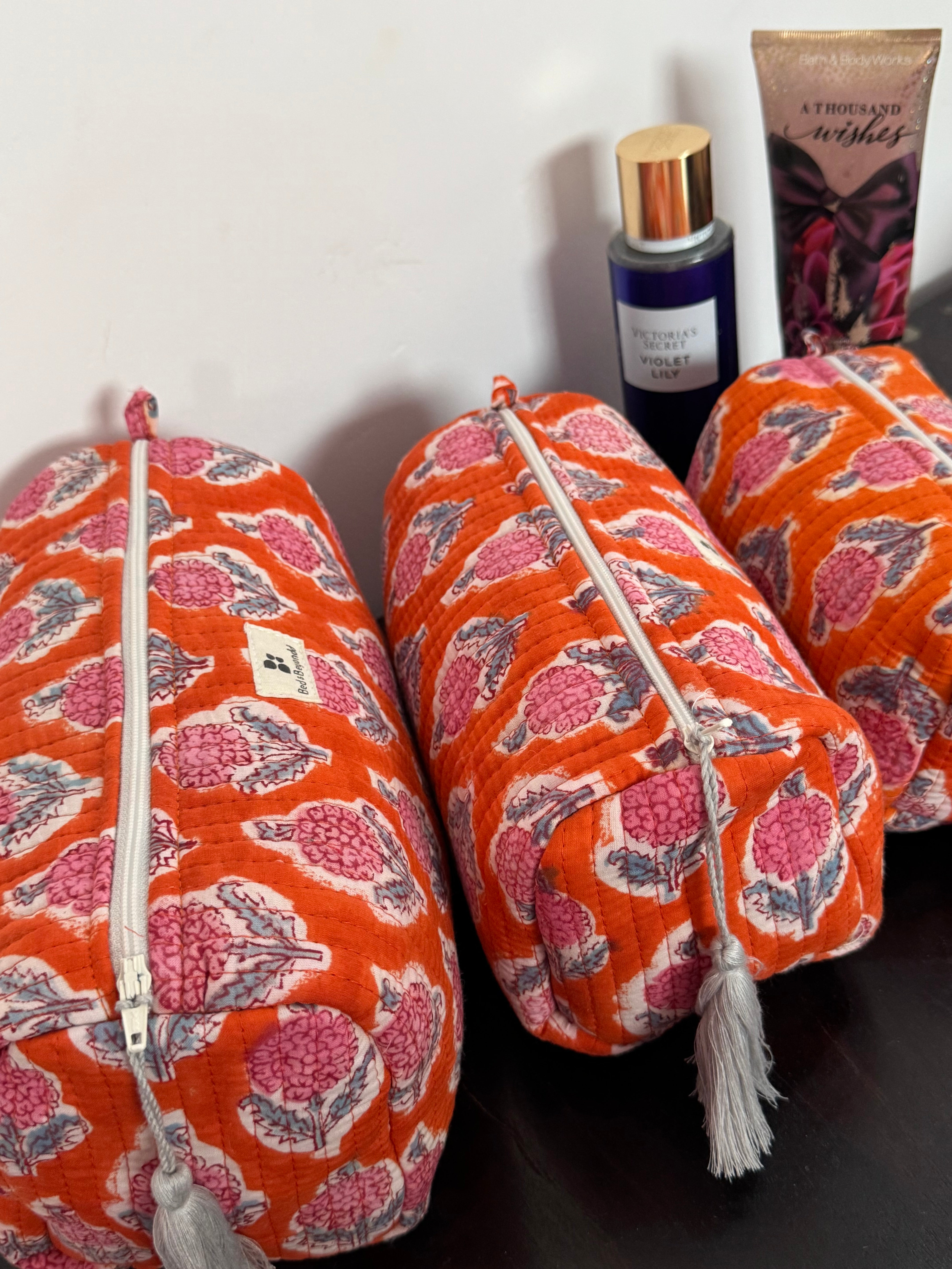 SET OF THREE MULTI PURPOSE TOILETRY BAGS