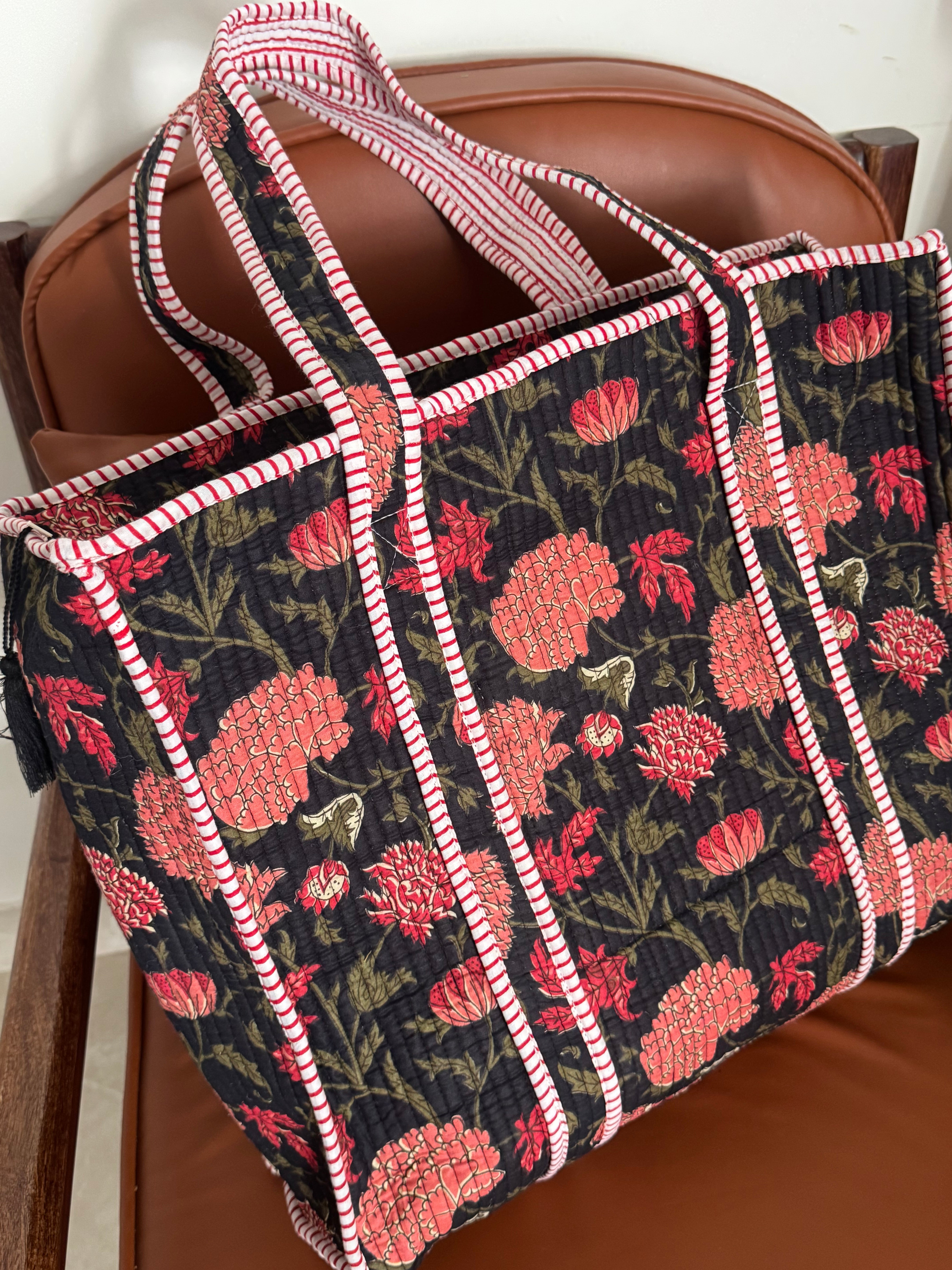 HAND BLOCK PRINTED TOTE BAG WITH ZIP