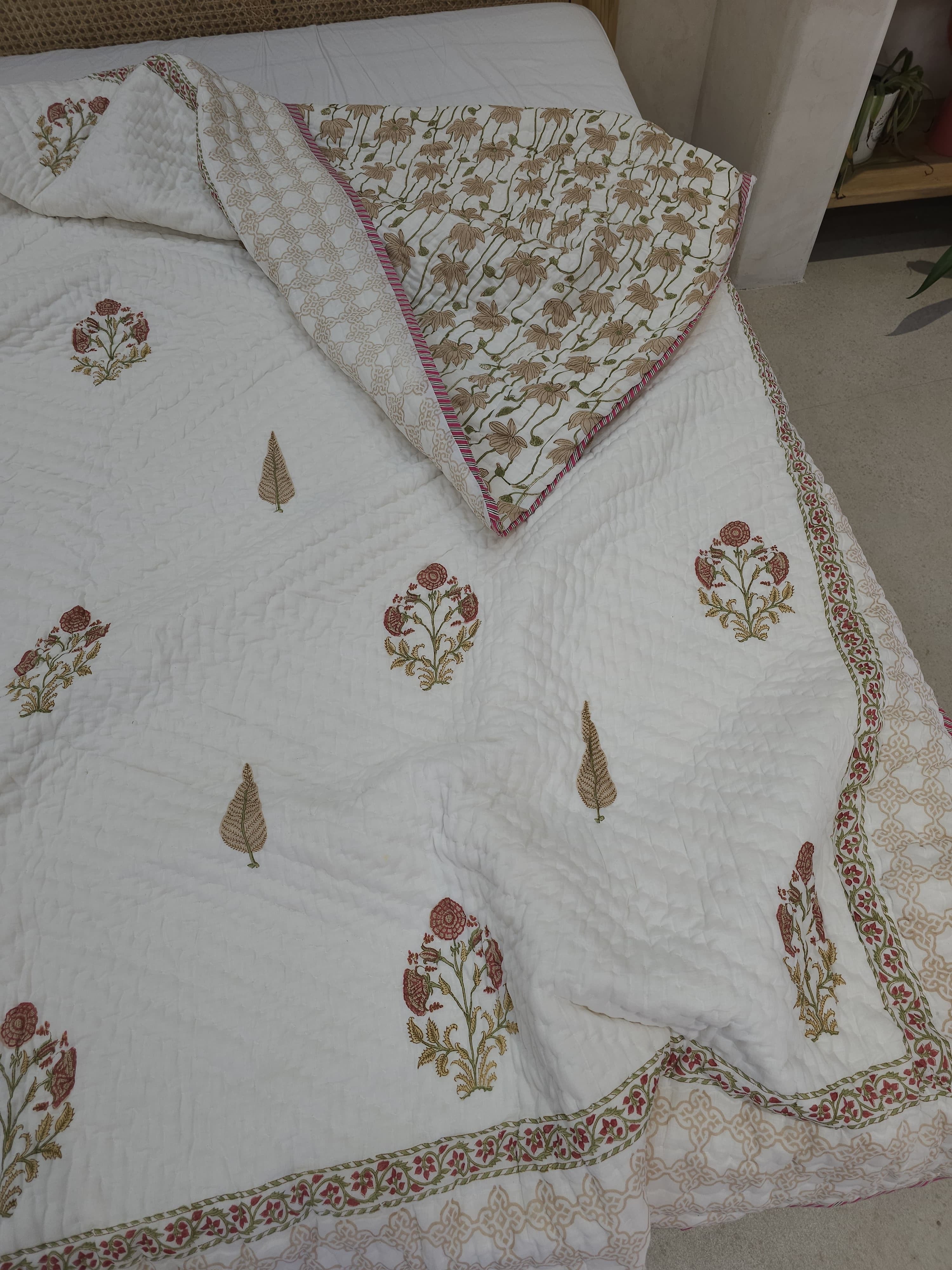 HAND BLOCK PRINTED REVERSIBLE MULMUL DOUBLE BED QUILT