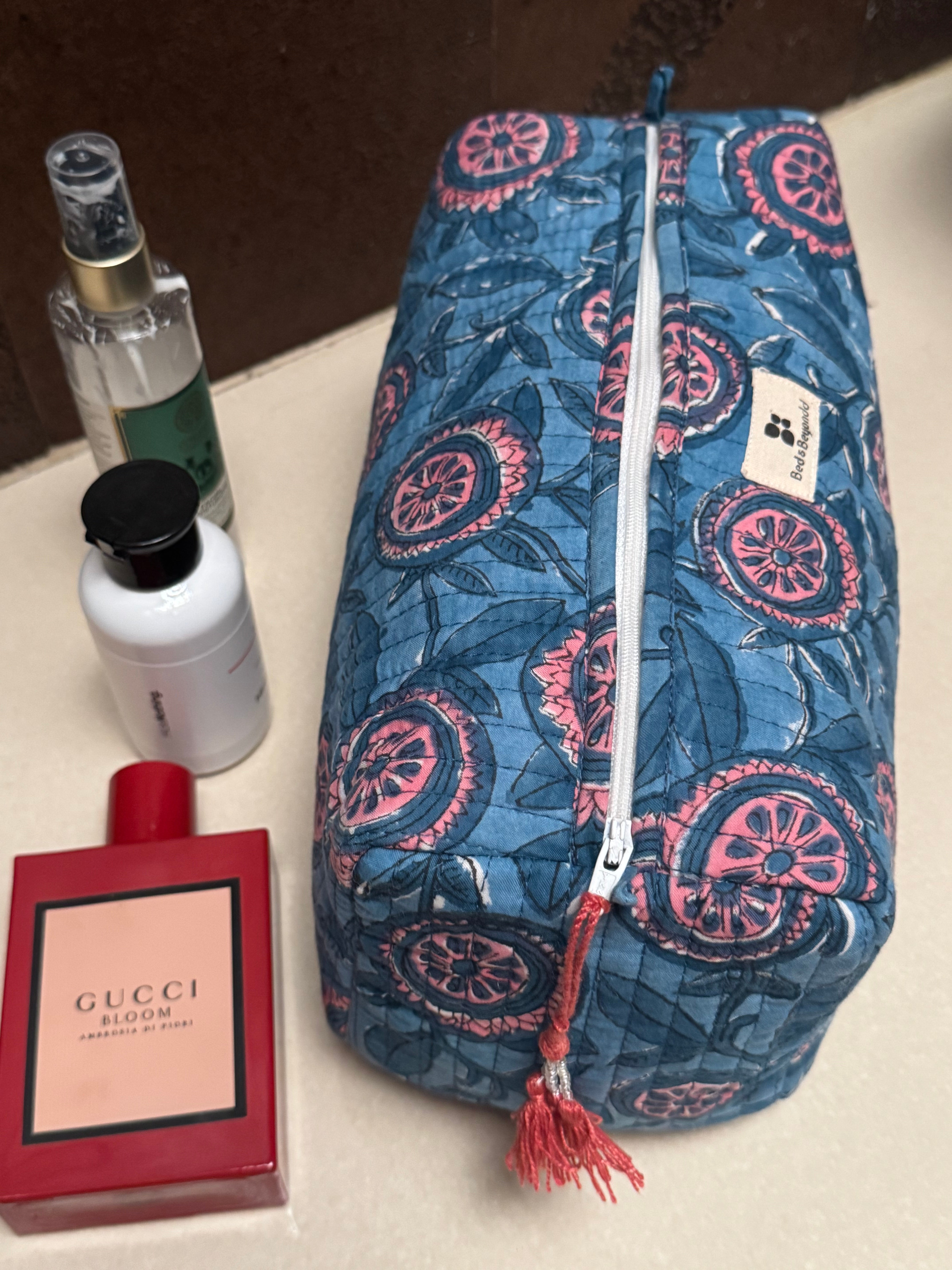MULTI PURPOSE TOILETRY BAG
