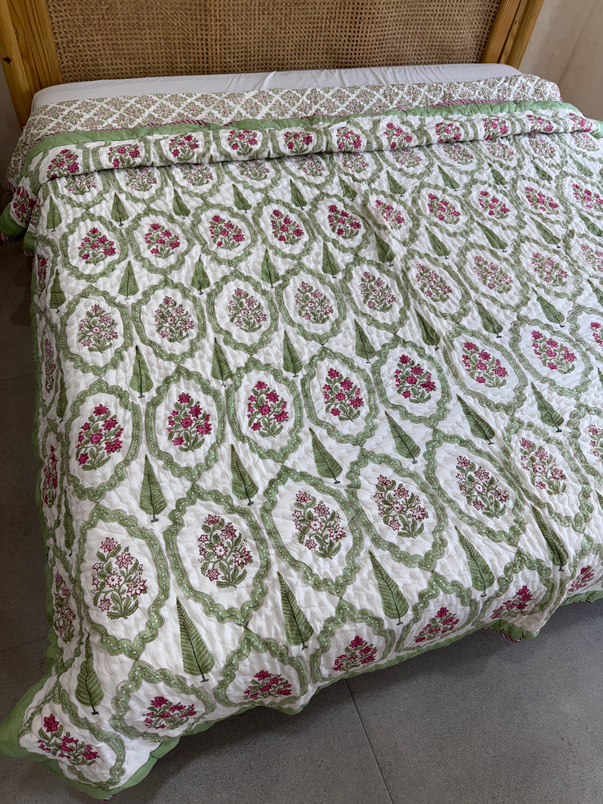 HAND BLOCK PRINTED REVERSIBLE QUILT (DOUBLE BED)
