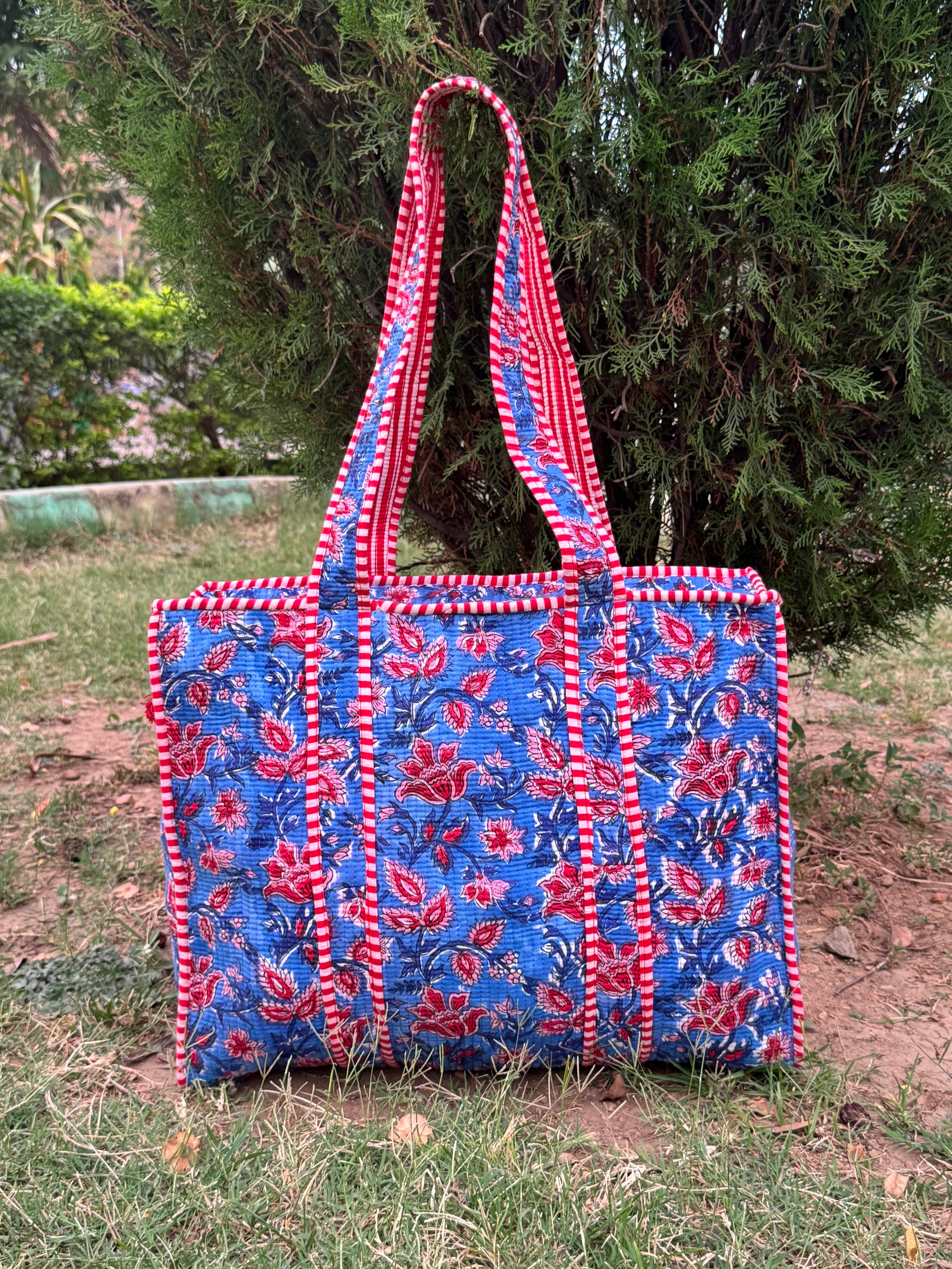 HAND BLOCK PRINTED TOTE BAG WITH ZIP