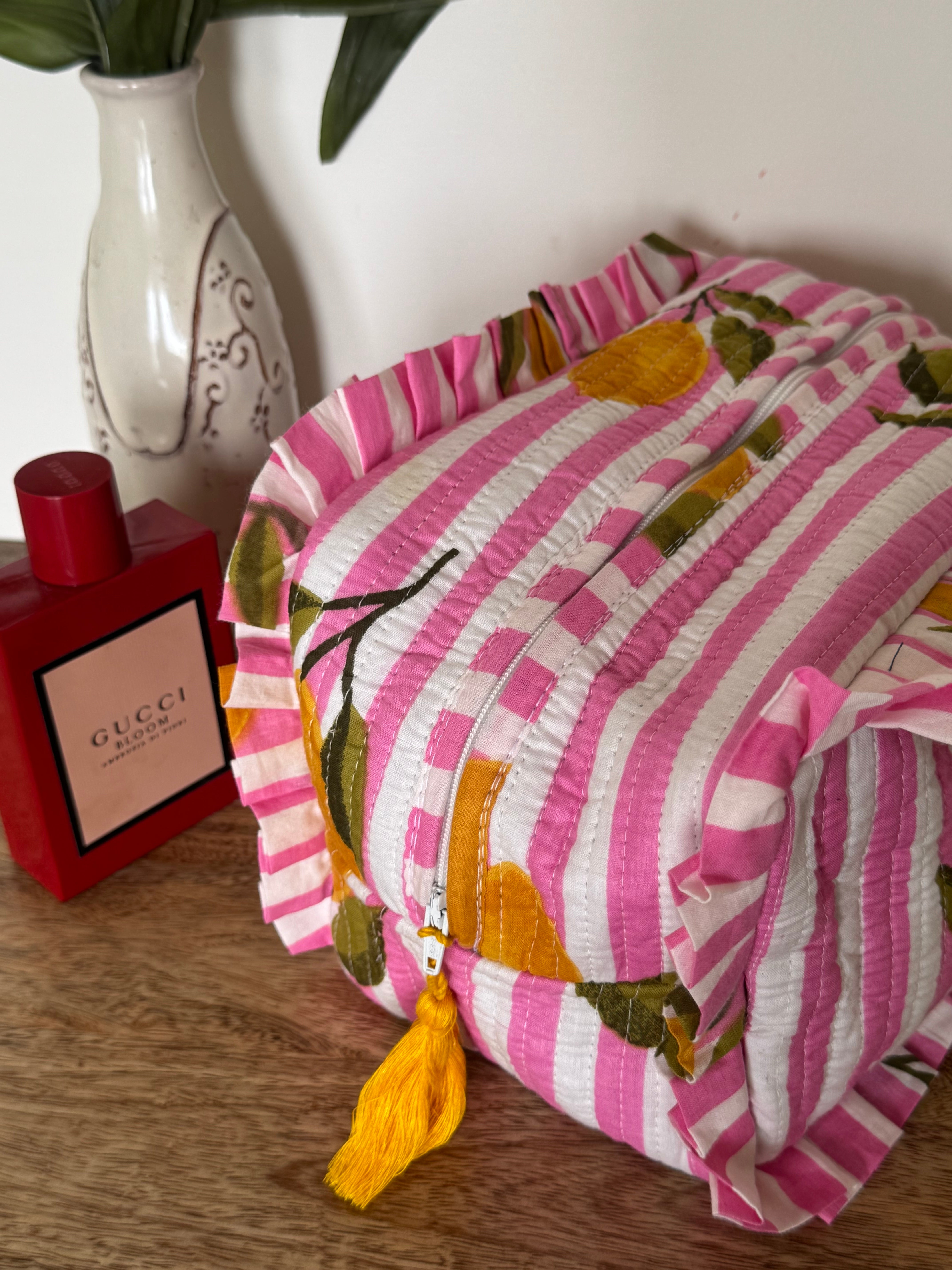 FRILL TOILETRY BAG