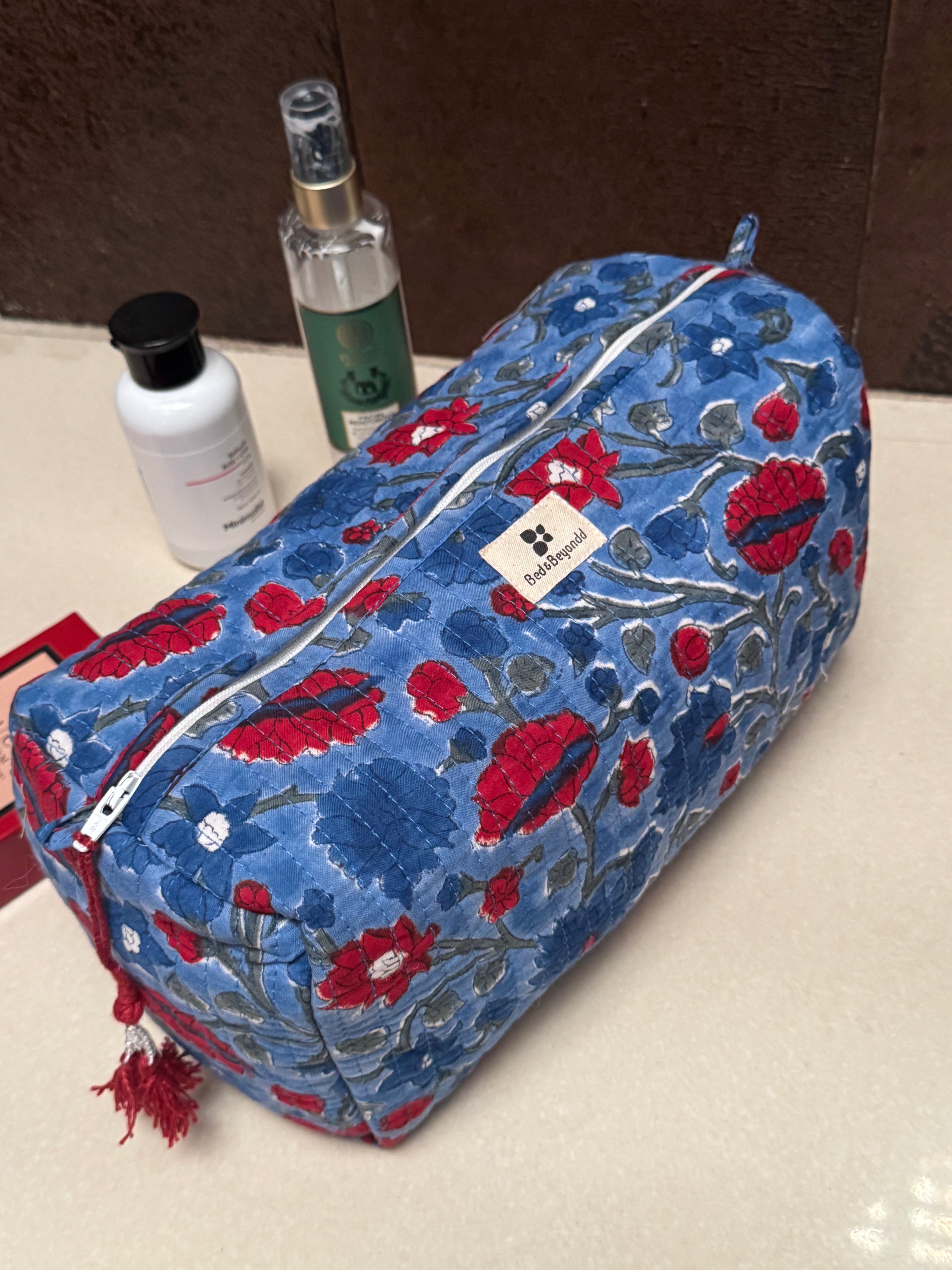MULTI PURPOSE TOILETRY BAG
