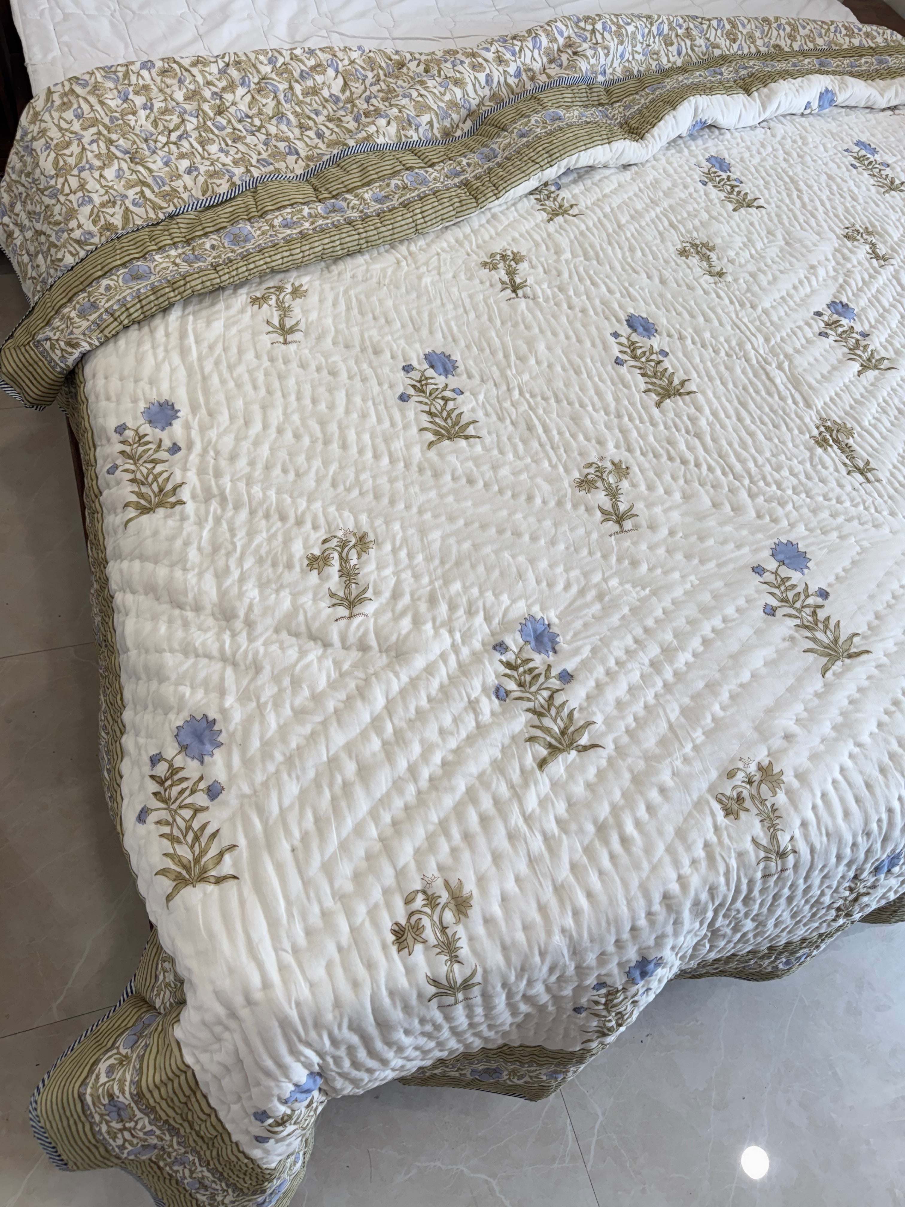 HAND BLOCK PRINTED REVERSIBLE QUILT (DOUBLE BED)