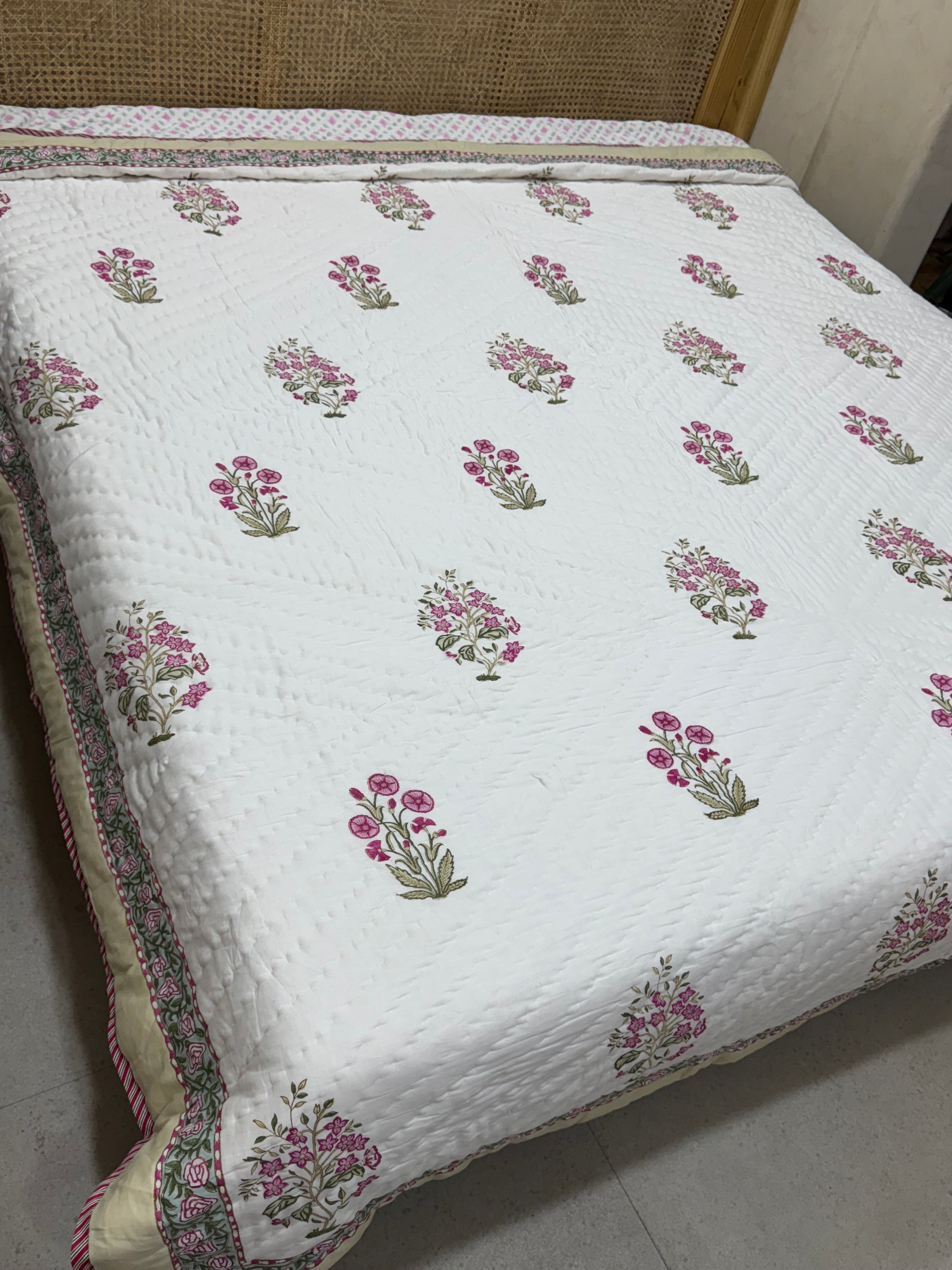 HAND BLOCK PRINTED REVERSIBLE MULMUL DOUBLE BED QUILT