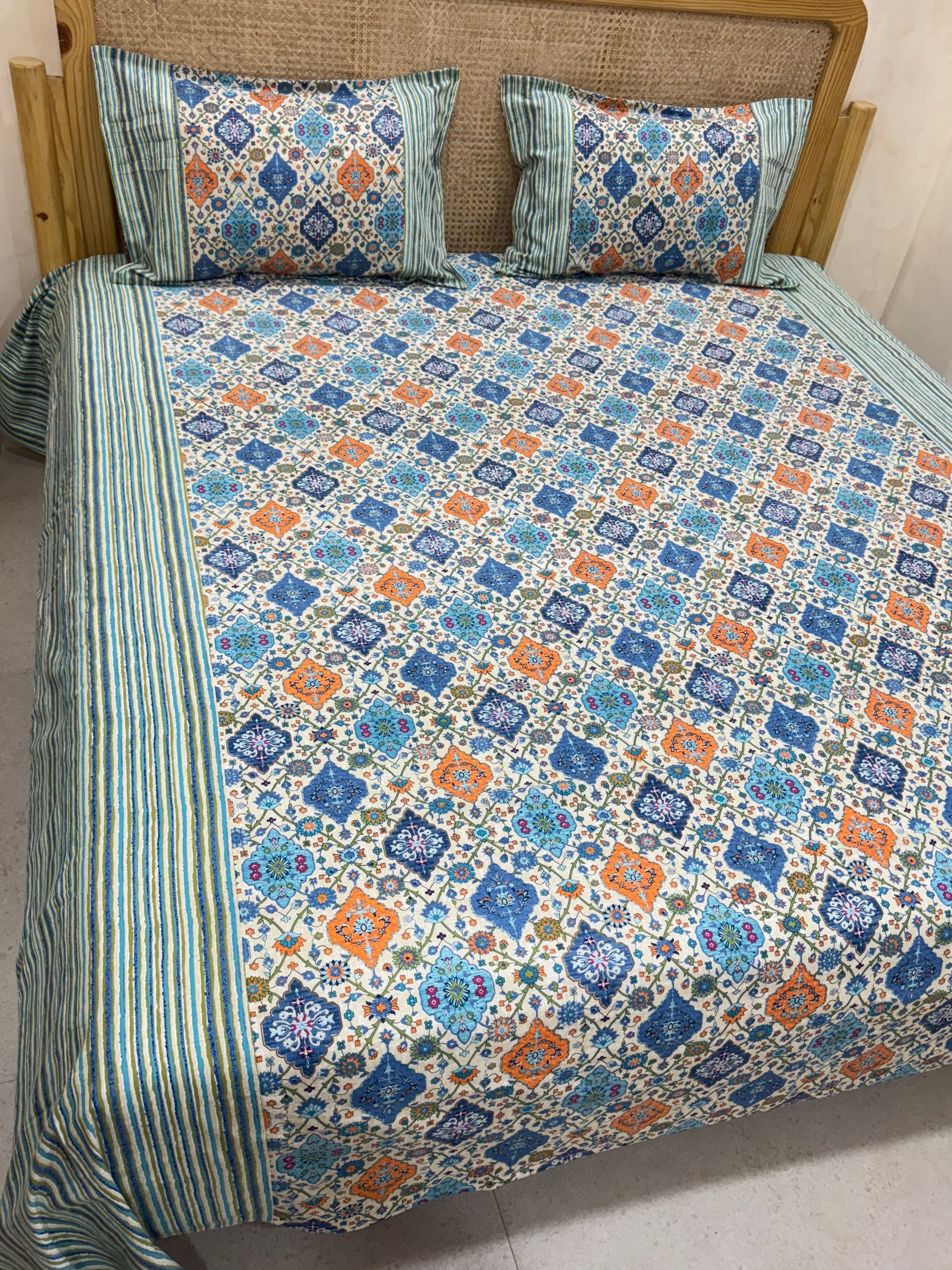 KANAK BEDSHEET WITH TWO PILLOW CASES