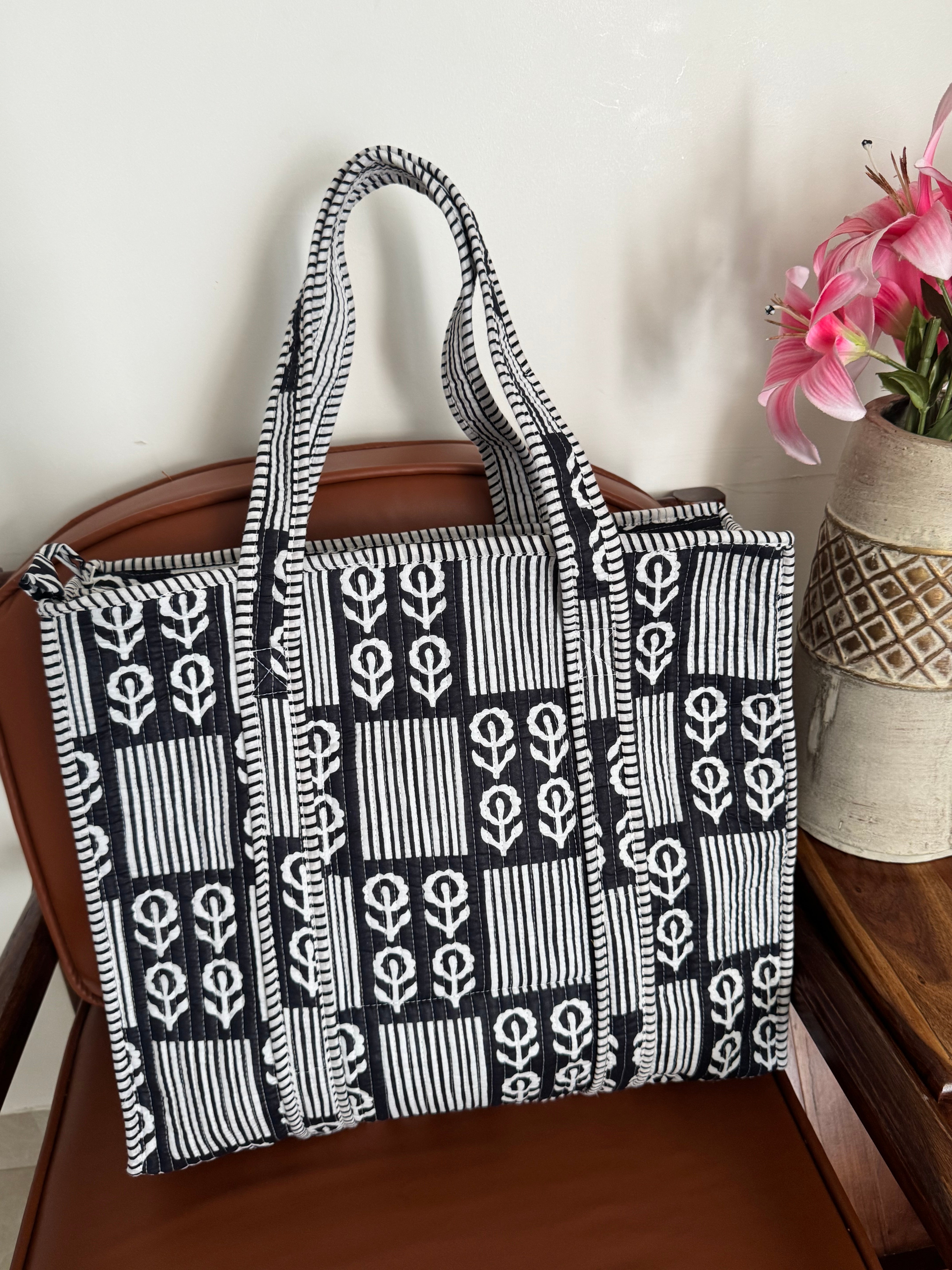 HAND BLOCK PRINTED TOTE BAG WITH ZIP