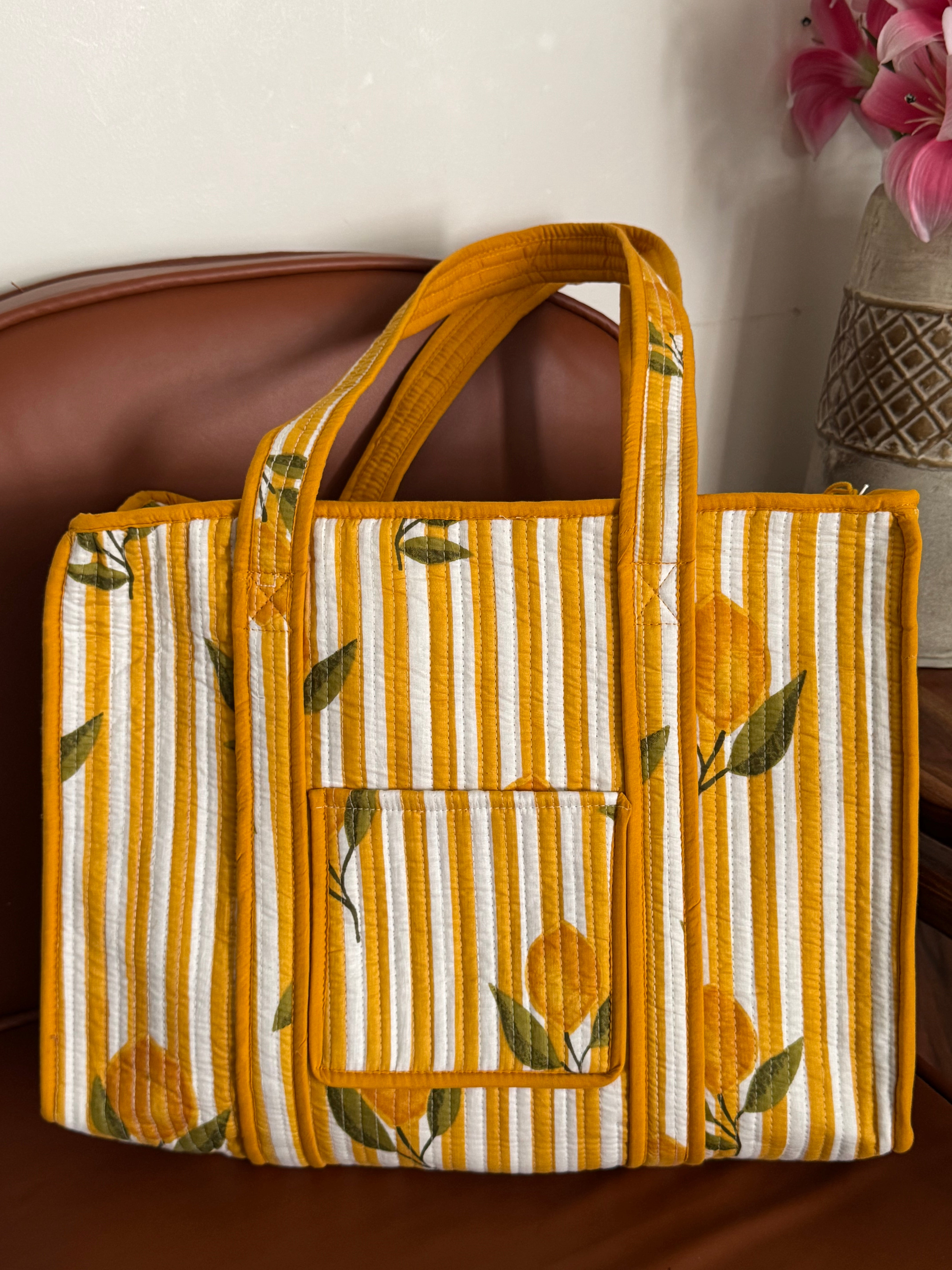 MEDIUM TOTE BAG WITH THREE POCKETS