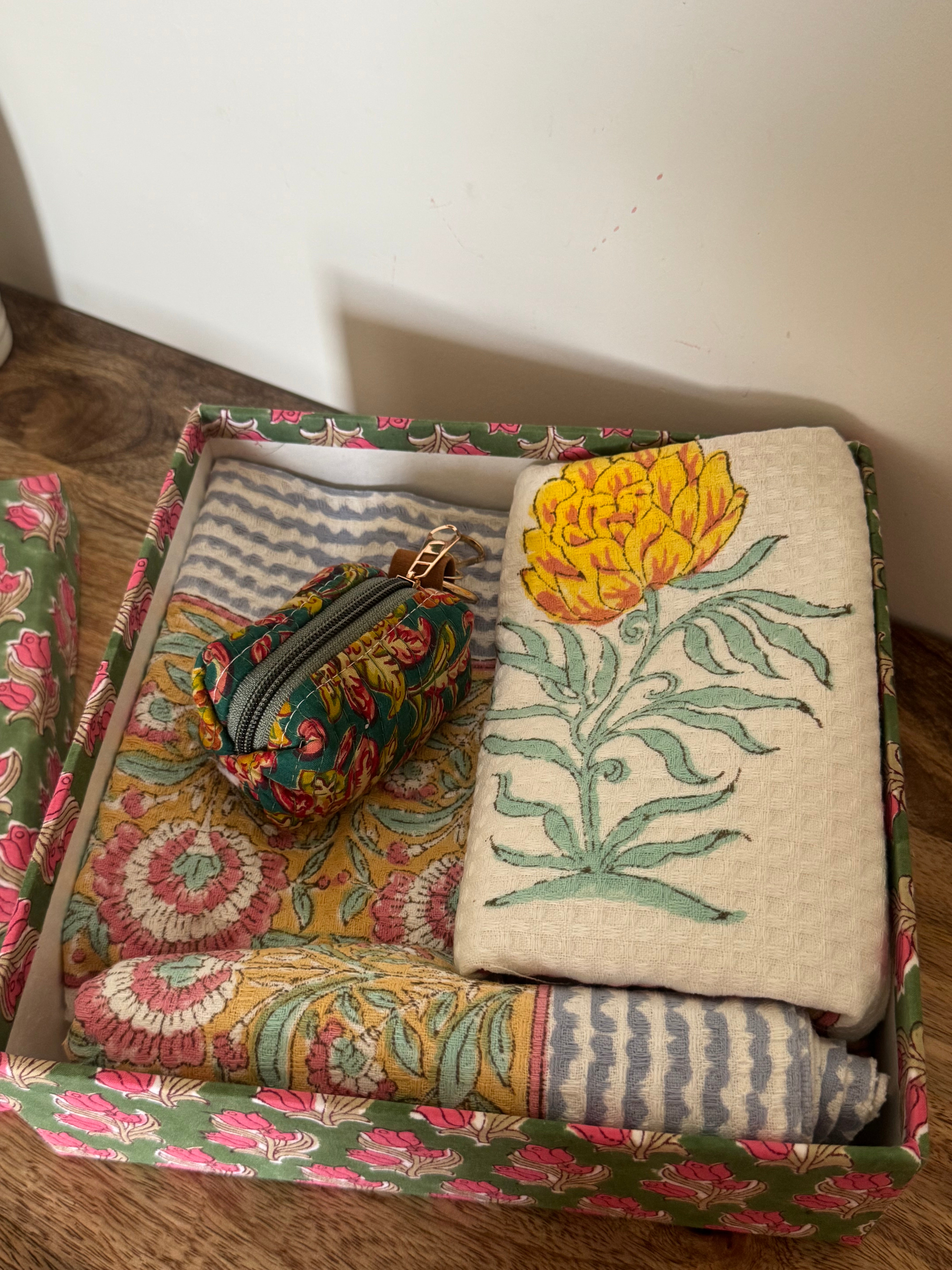 HANDBLOCK PRINTED GIFT BOX - BATH LINEN