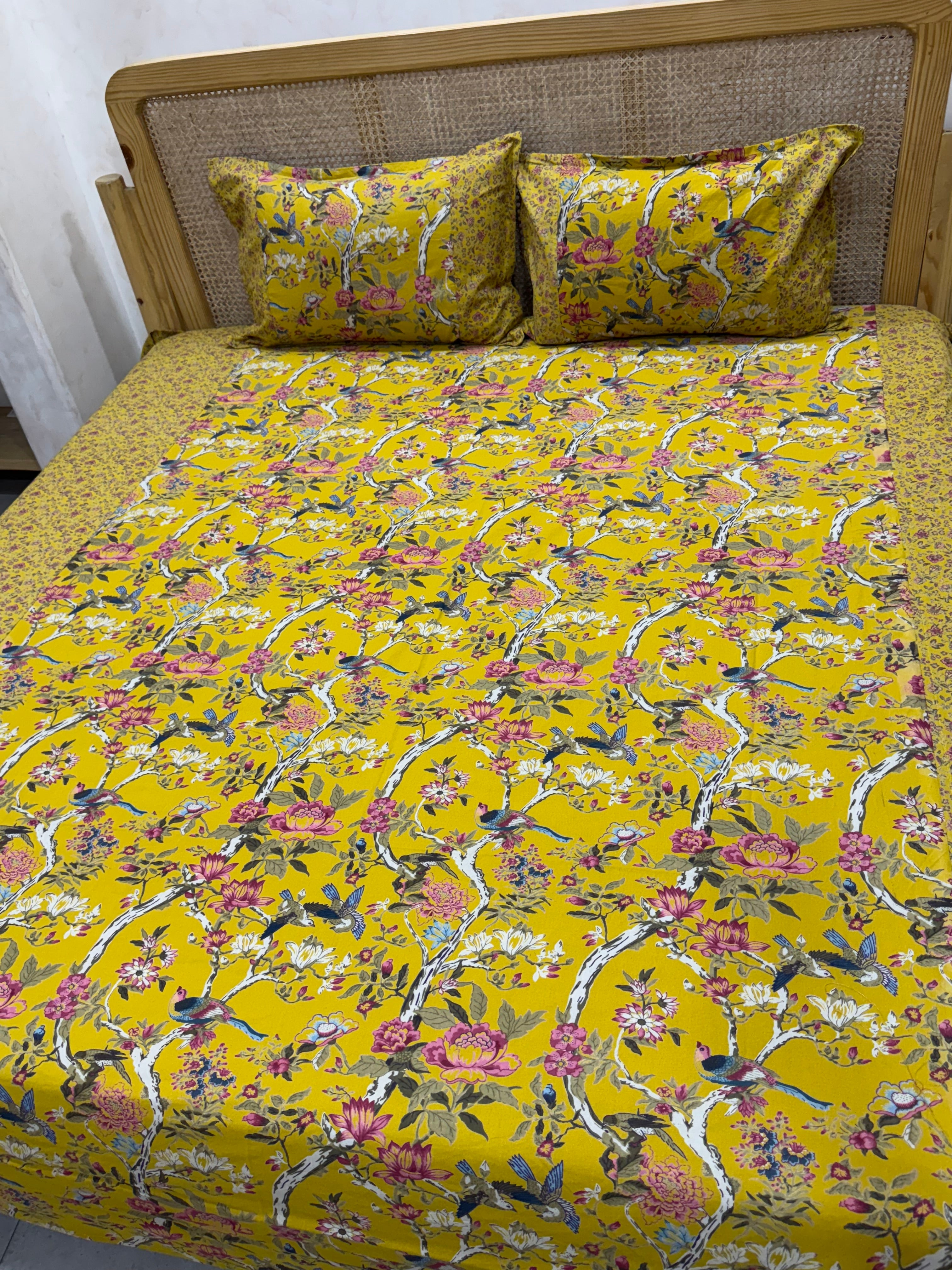 KANAK BEDSHEET WITH TWO PILLOW CASES