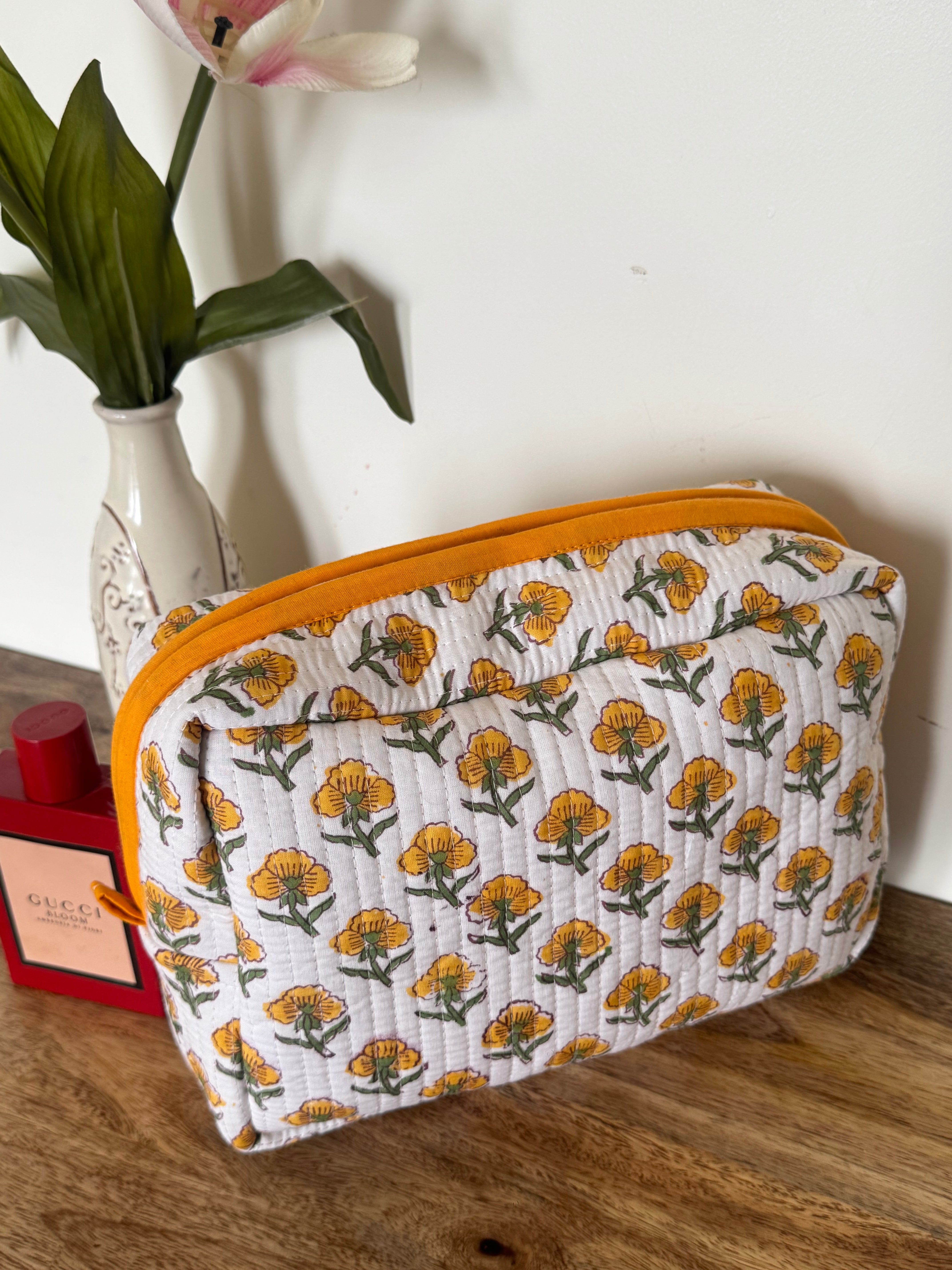 MULTI PURPOSE TOILETRY BAG