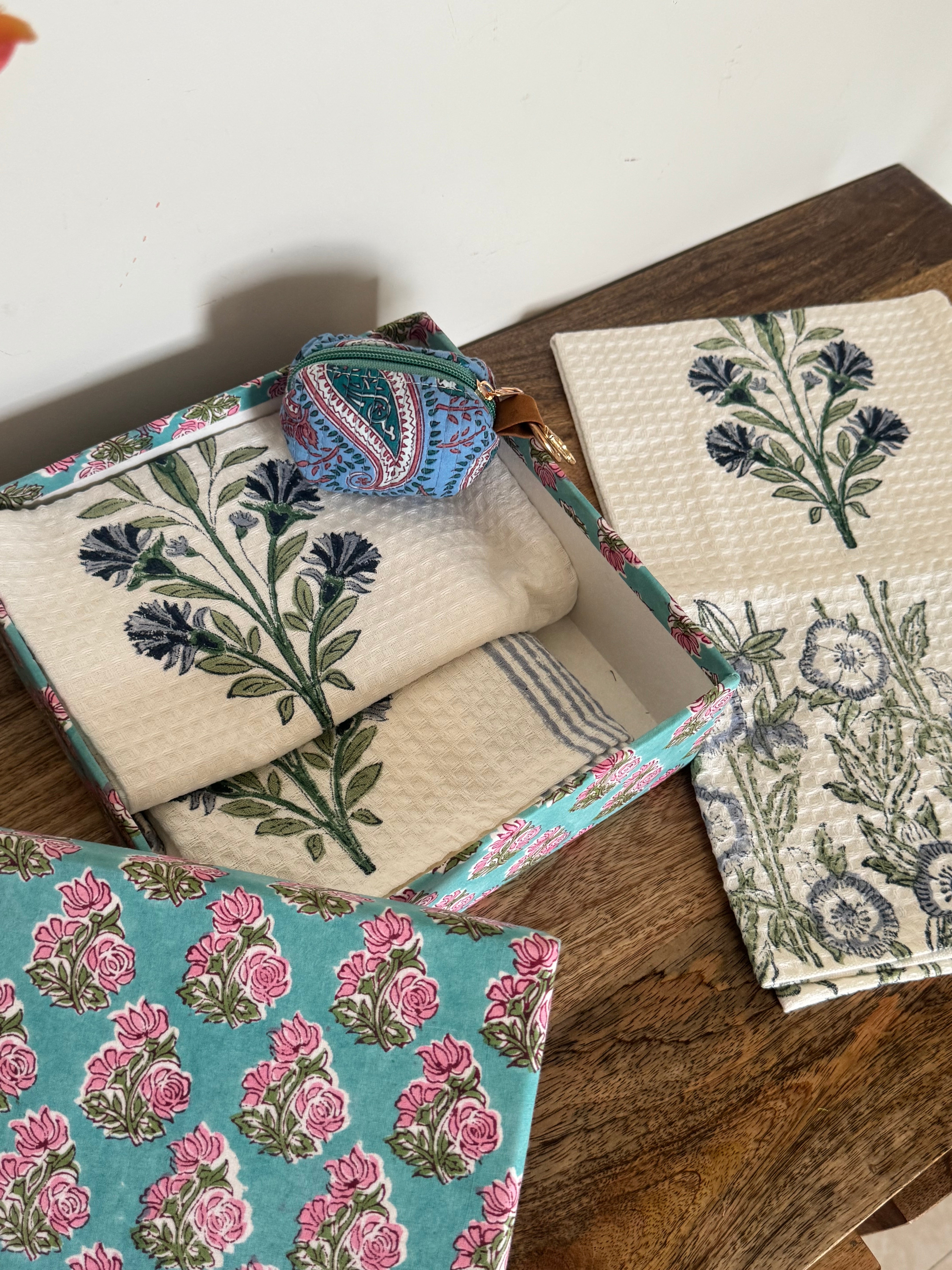 HANDBLOCK PRINTED GIFT BOX - BATH LINEN