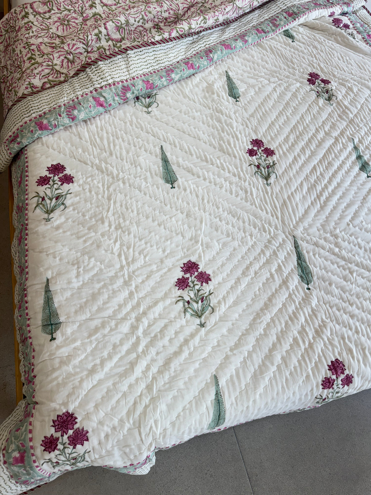 HAND BLOCK PRINTED SINGLE QUILT