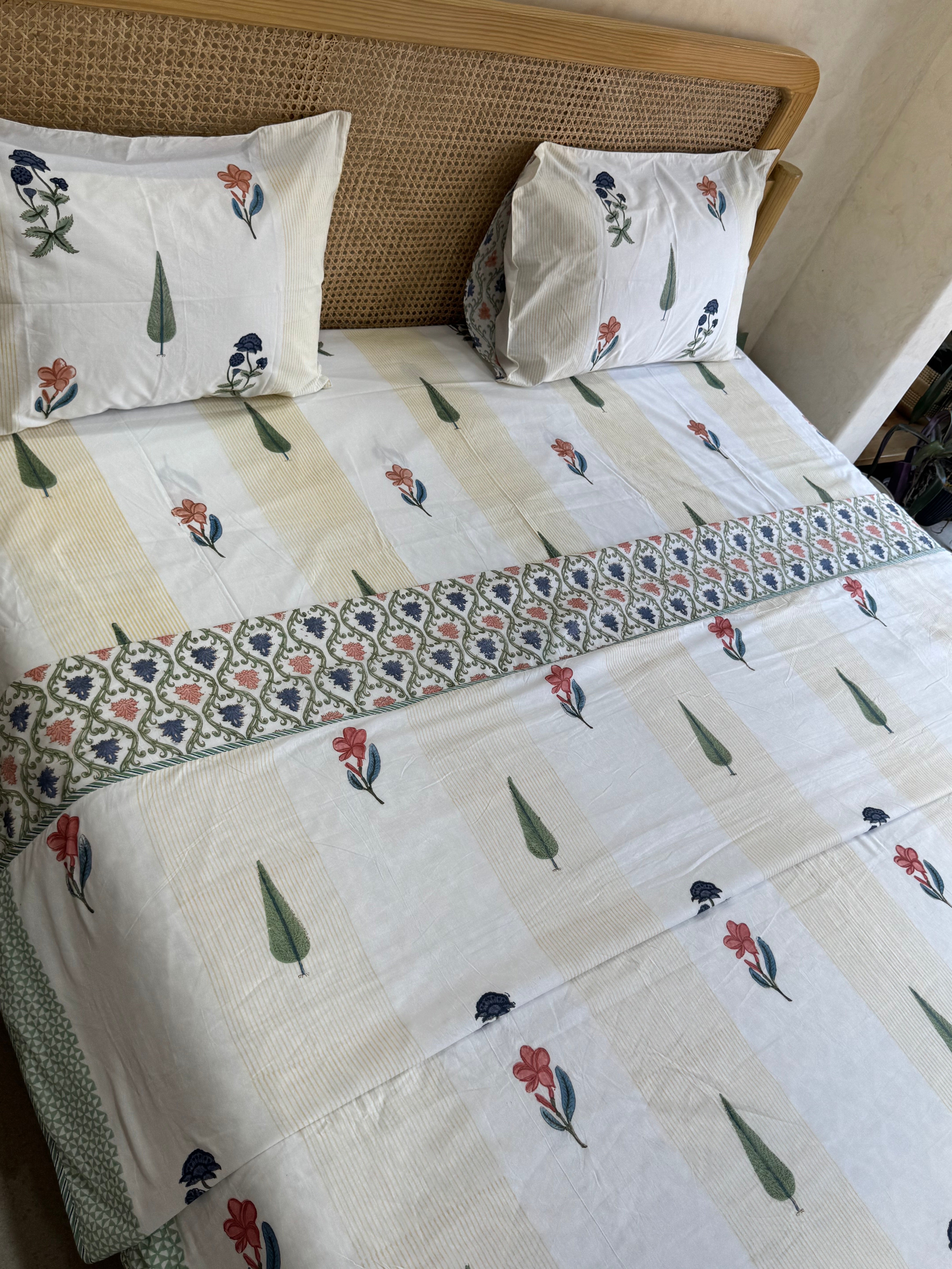 ARNIT HANDBLOCK PRINTED DOHAR BEDDING SET