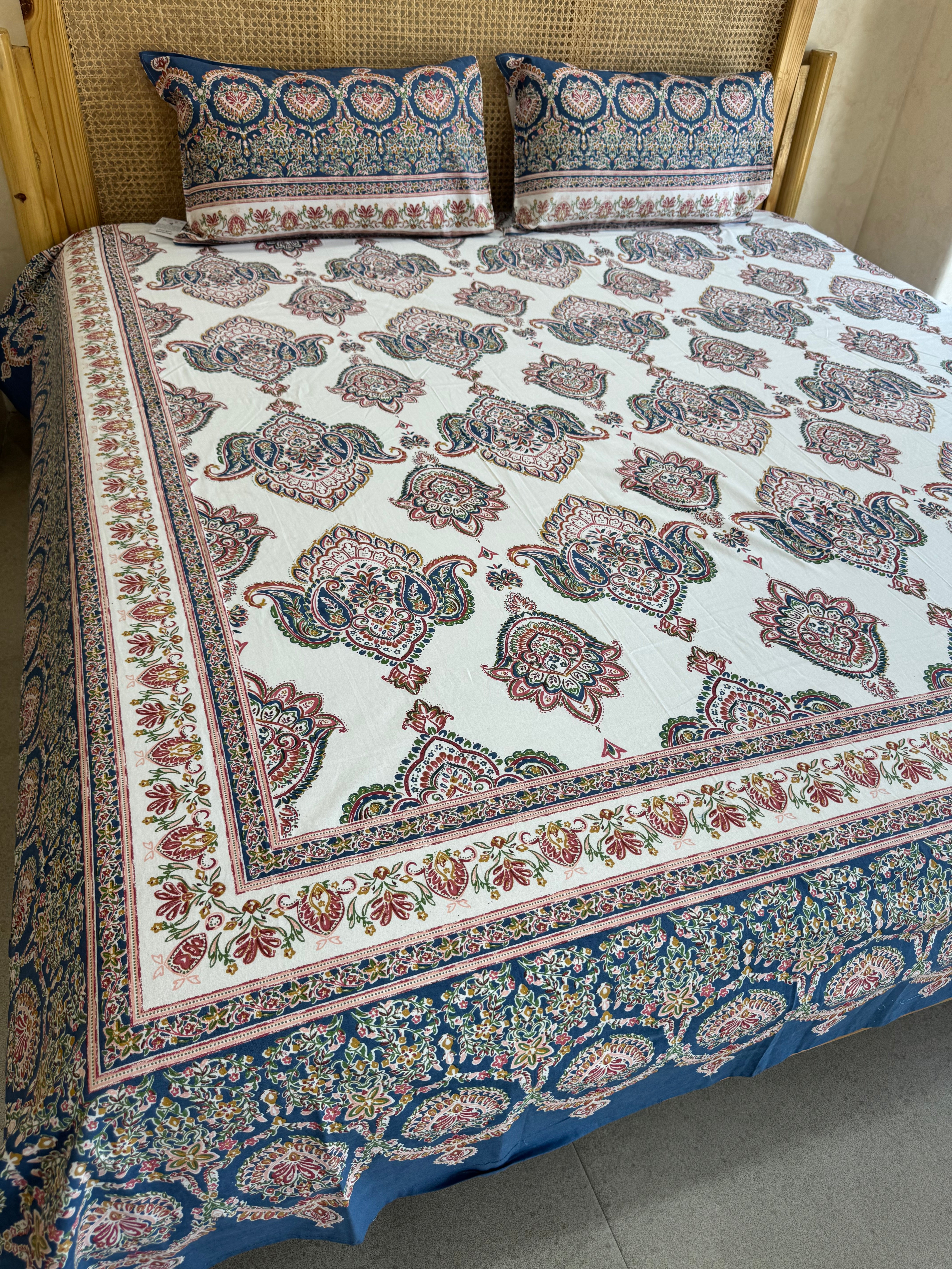 SHALIMAR BEDSHEET WITH TWO REVERSIBLE PILLOW COVERS