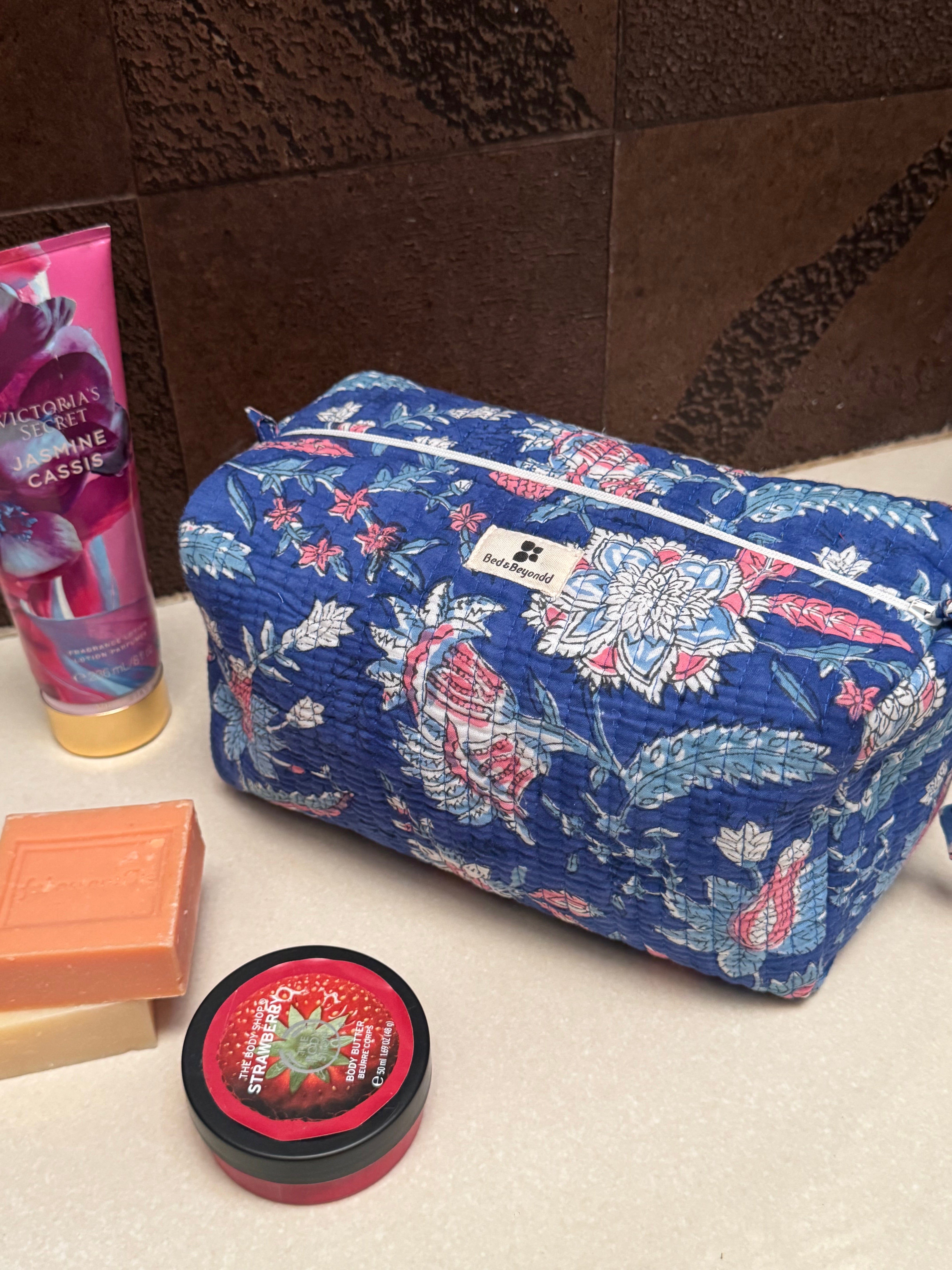 MULTI PURPOSE TOILETRY BAG