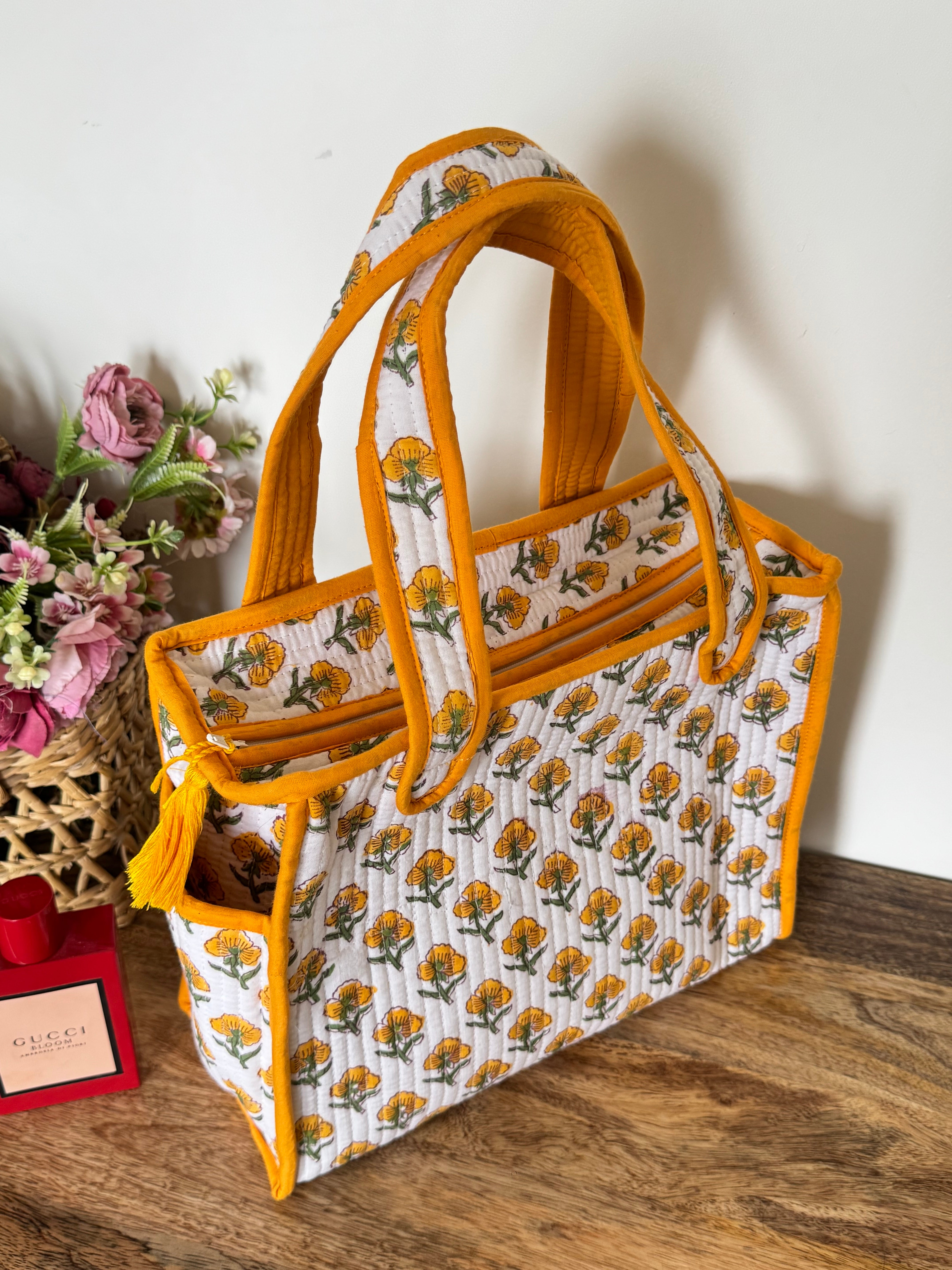 MINI TOTE BAG WITH ZIP