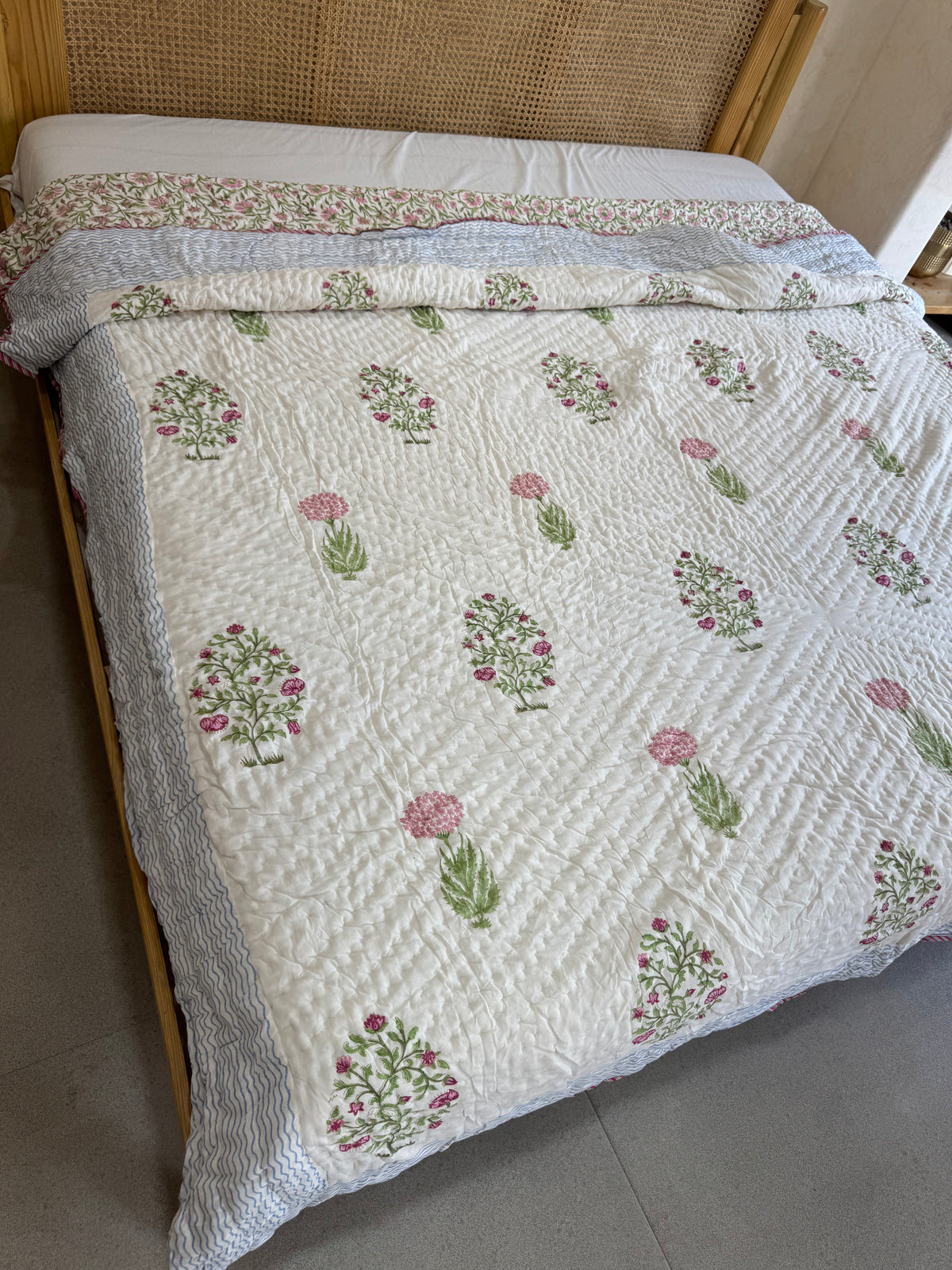 HAND BLOCK PRINTED REVERSIBLE QUILT (DOUBLE BED)
