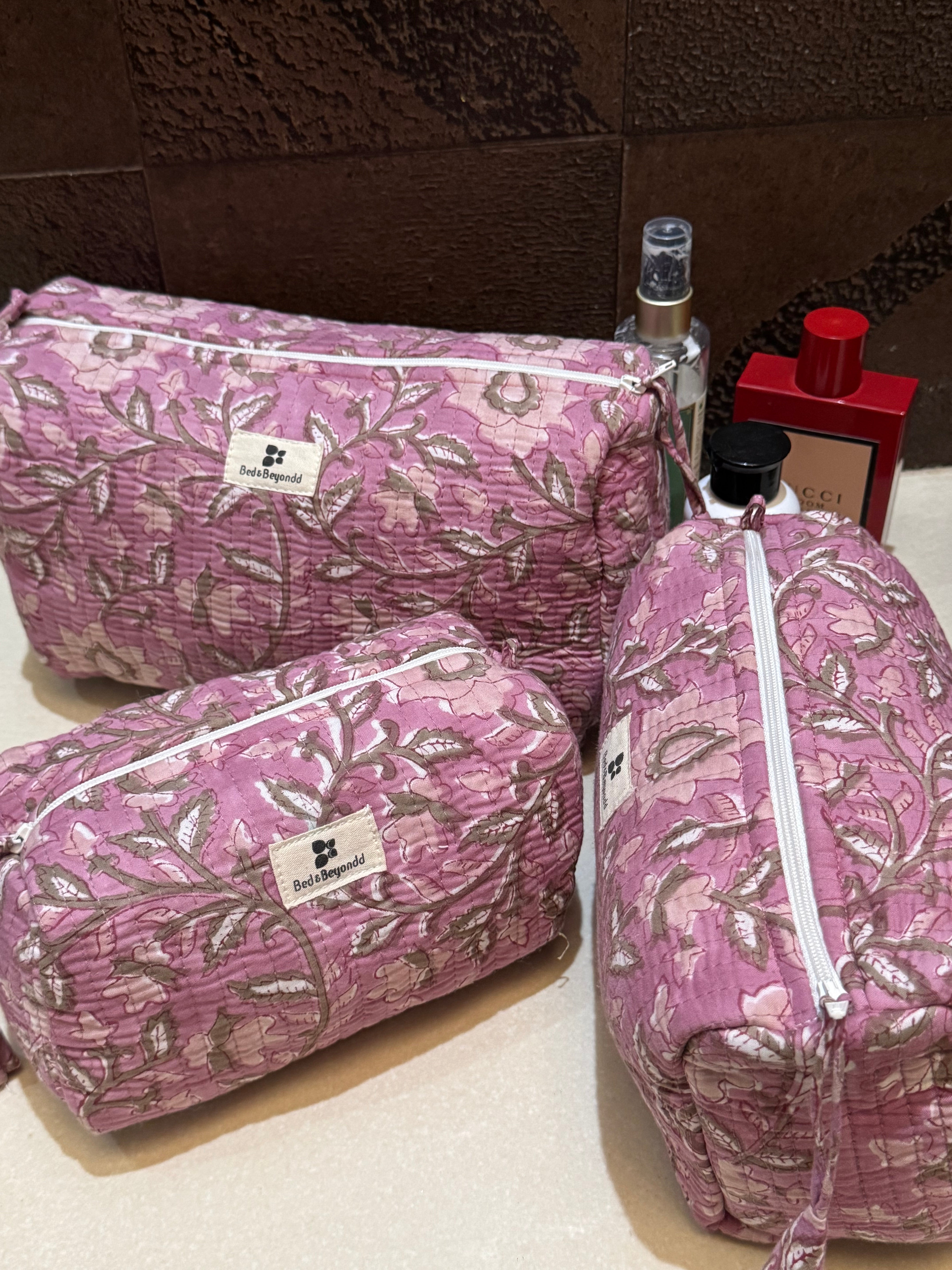 SET OF THREE MULTI PURPOSE TOILETRY BAGS