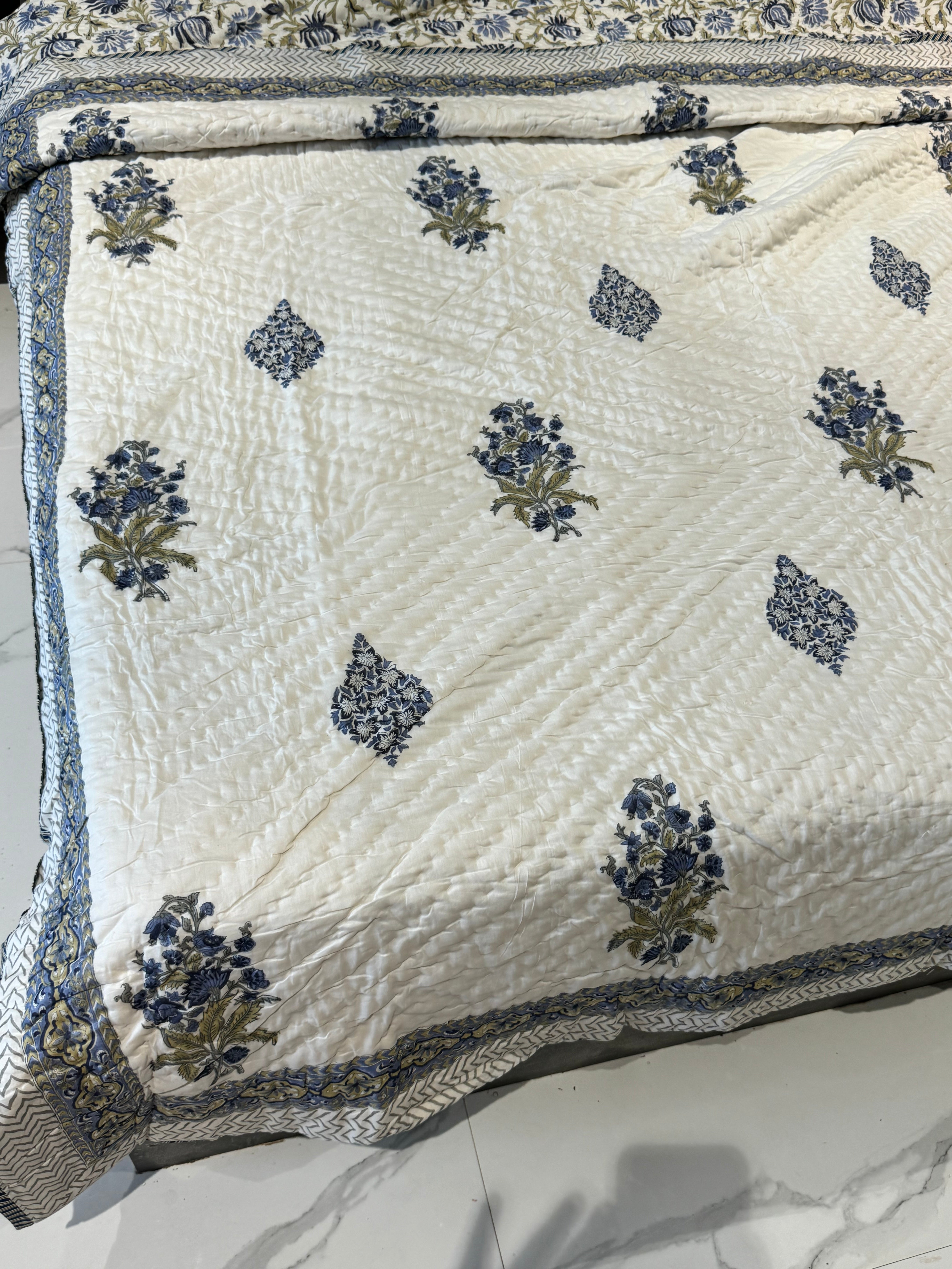 HAND BLOCK PRINTED REVERSIBLE MULMUL QUILT