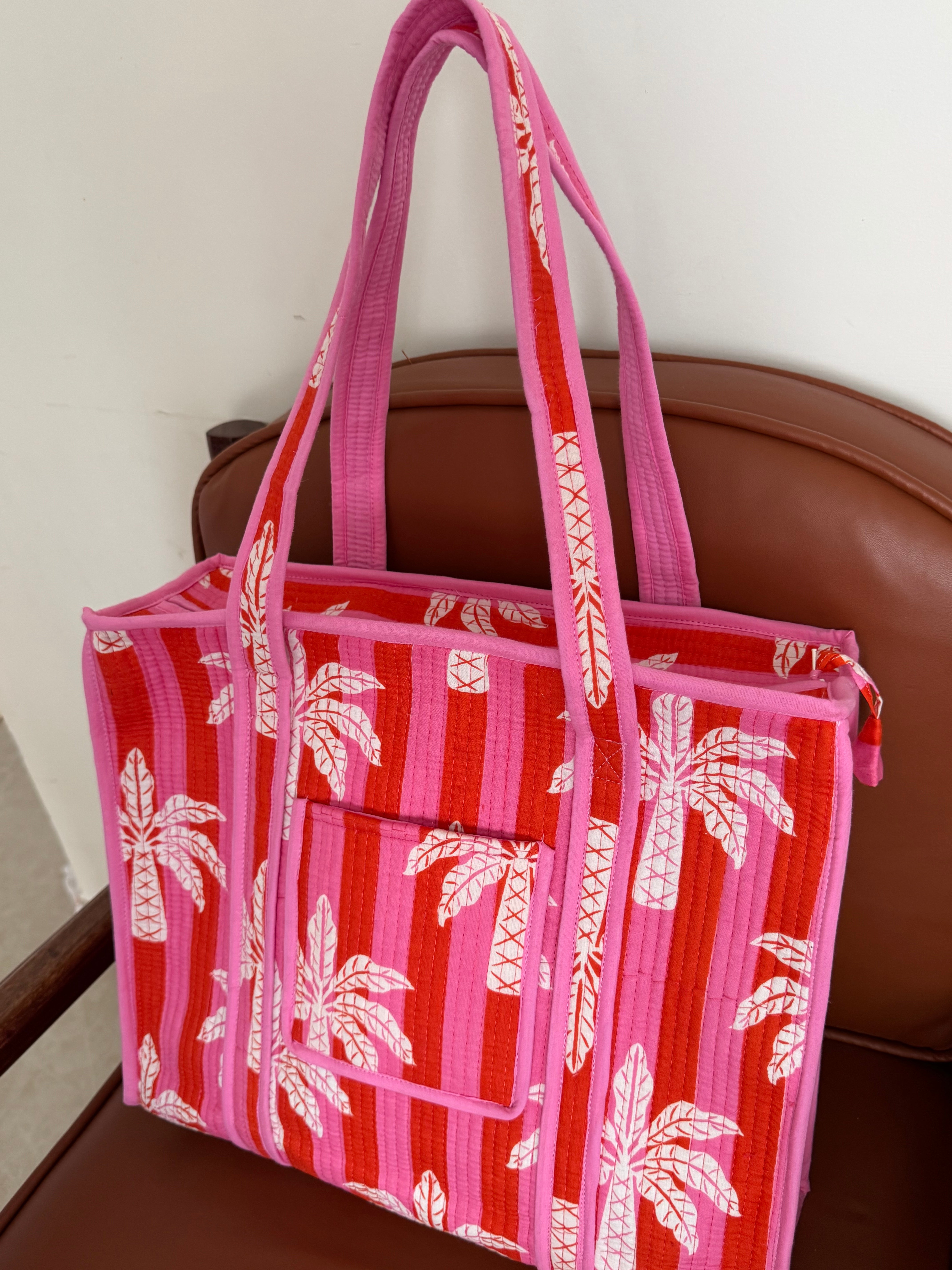 MEDIUM TOTE BAG WITH THREE POCKETS